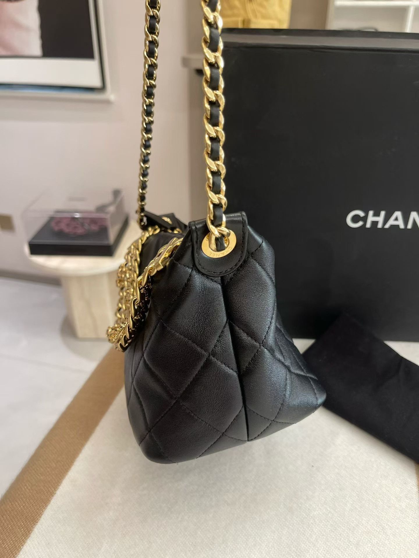 Chanel Pre-loved Bag Very good condition Size ONE SIZE - 4 Thumbnail