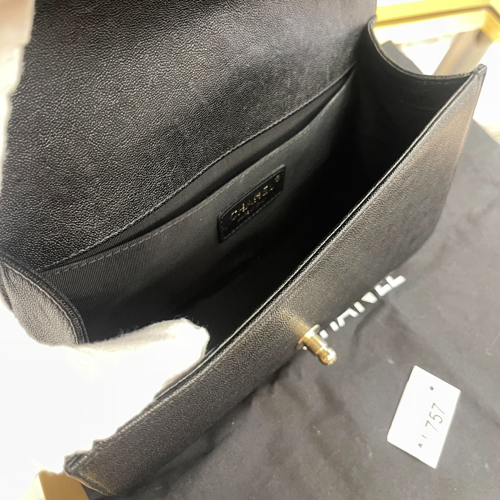 Chanel Pre-loved Bag Very good condition Size ONE SIZE - 8 Thumbnail
