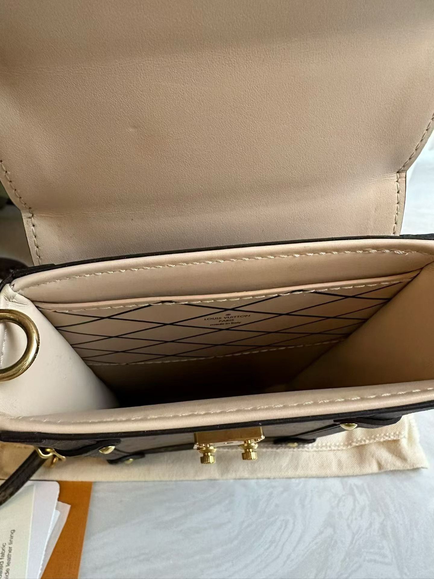 Louis Vuitton Pre-loved Bag Very good condition Size ONE SIZE - 4 Thumbnail