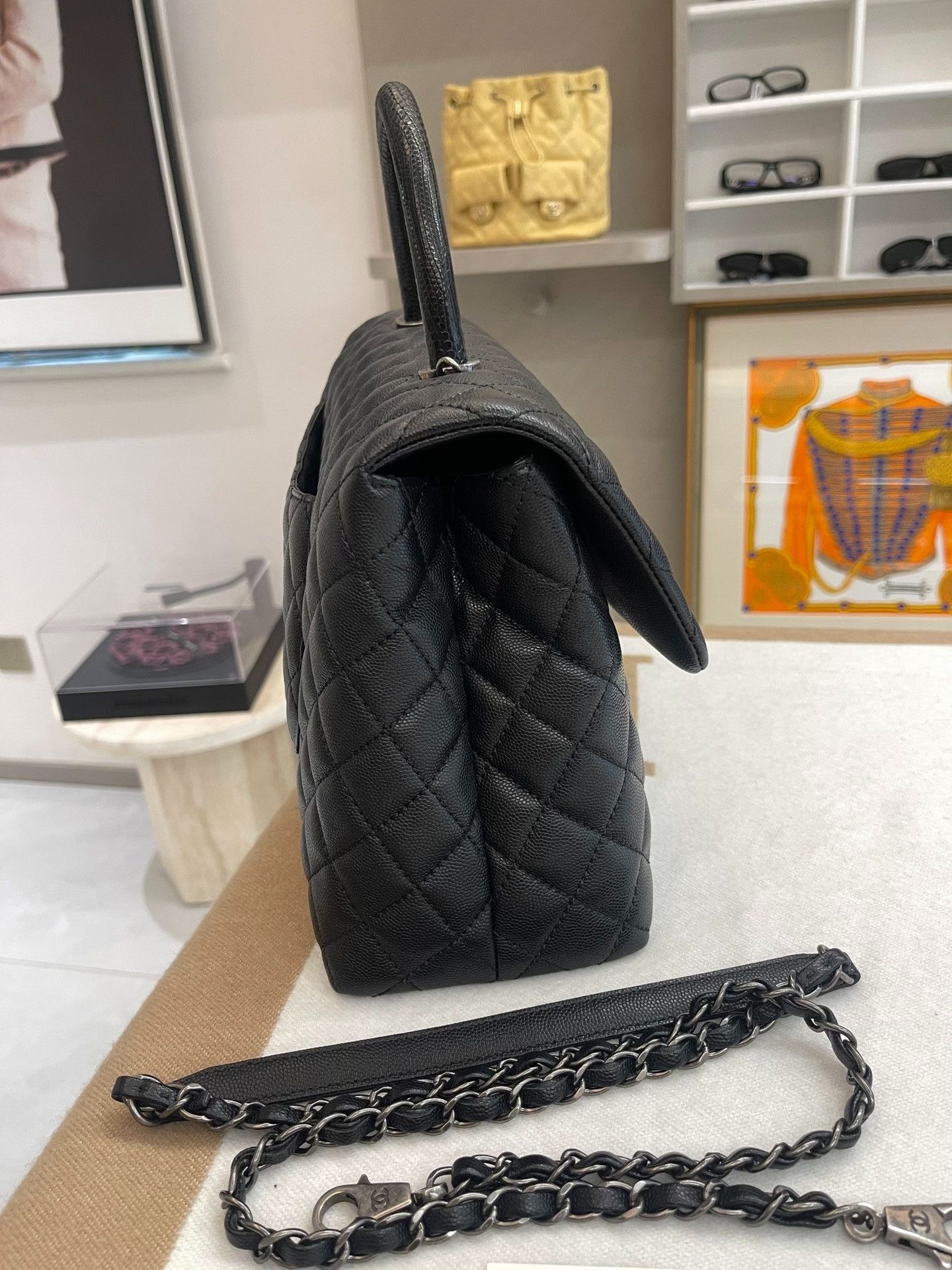 Chanel Pre-loved Bag Very good condition Size ONE SIZE - 2 Thumbnail