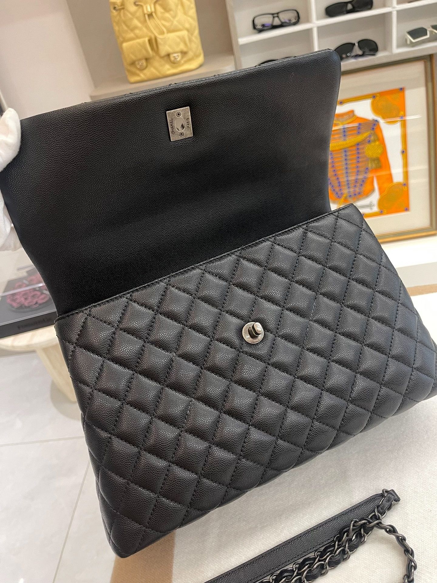 Chanel Pre-loved Bag Very good condition Size ONE SIZE - 6 Thumbnail