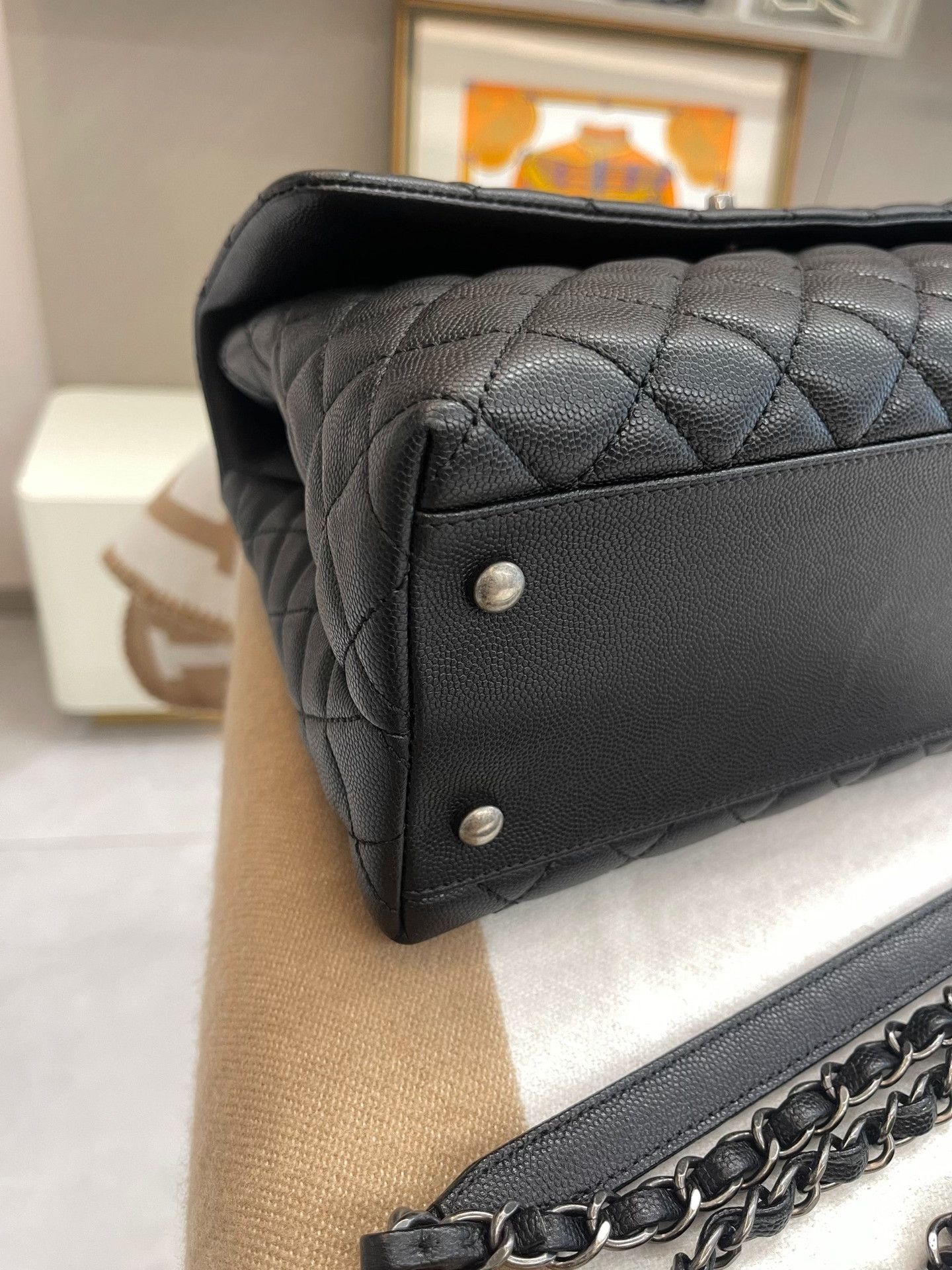 Chanel Pre-loved Bag Very good condition Size ONE SIZE - 5 Thumbnail