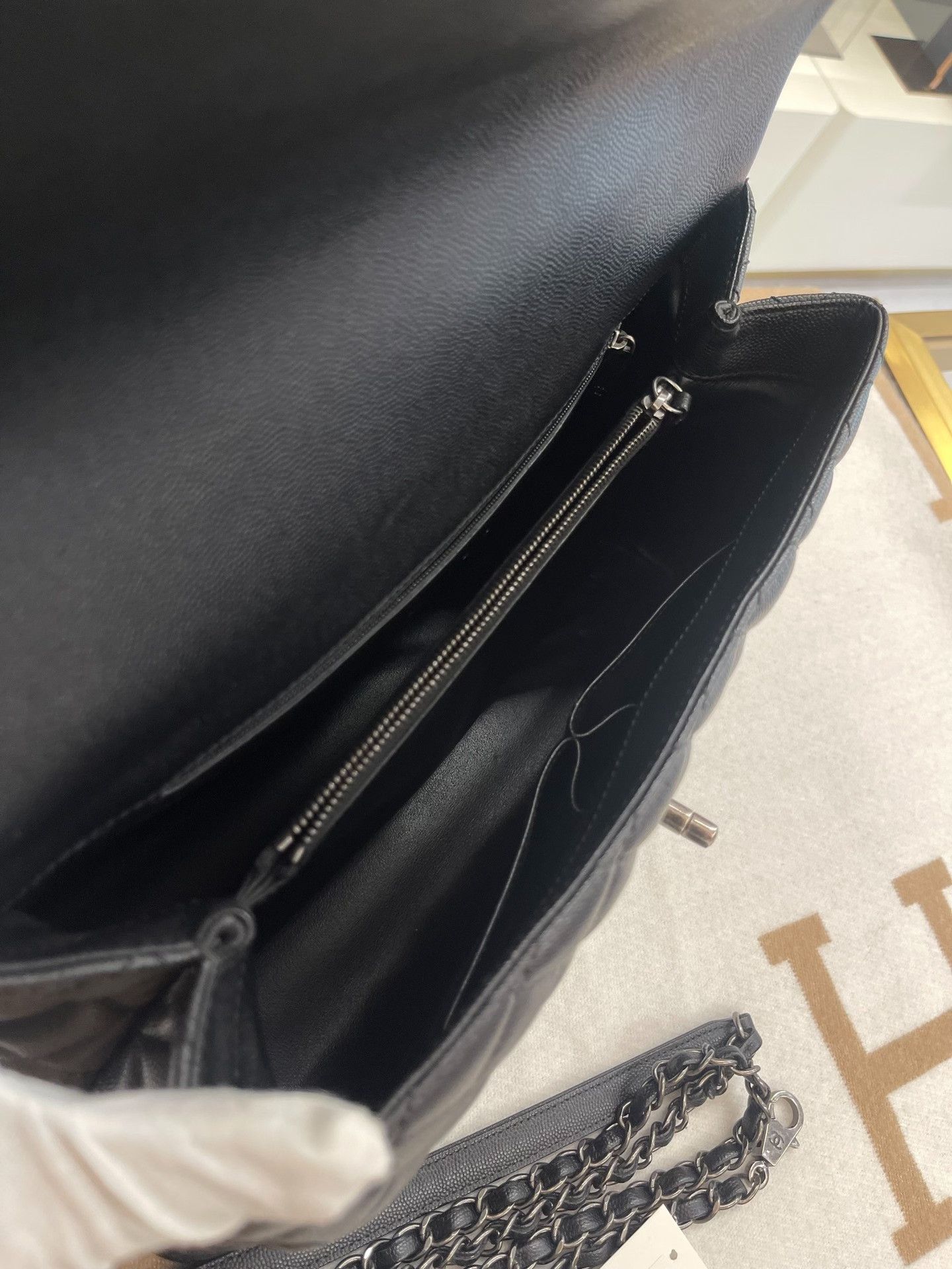 Chanel Pre-loved Bag Very good condition Size ONE SIZE - 7 Thumbnail
