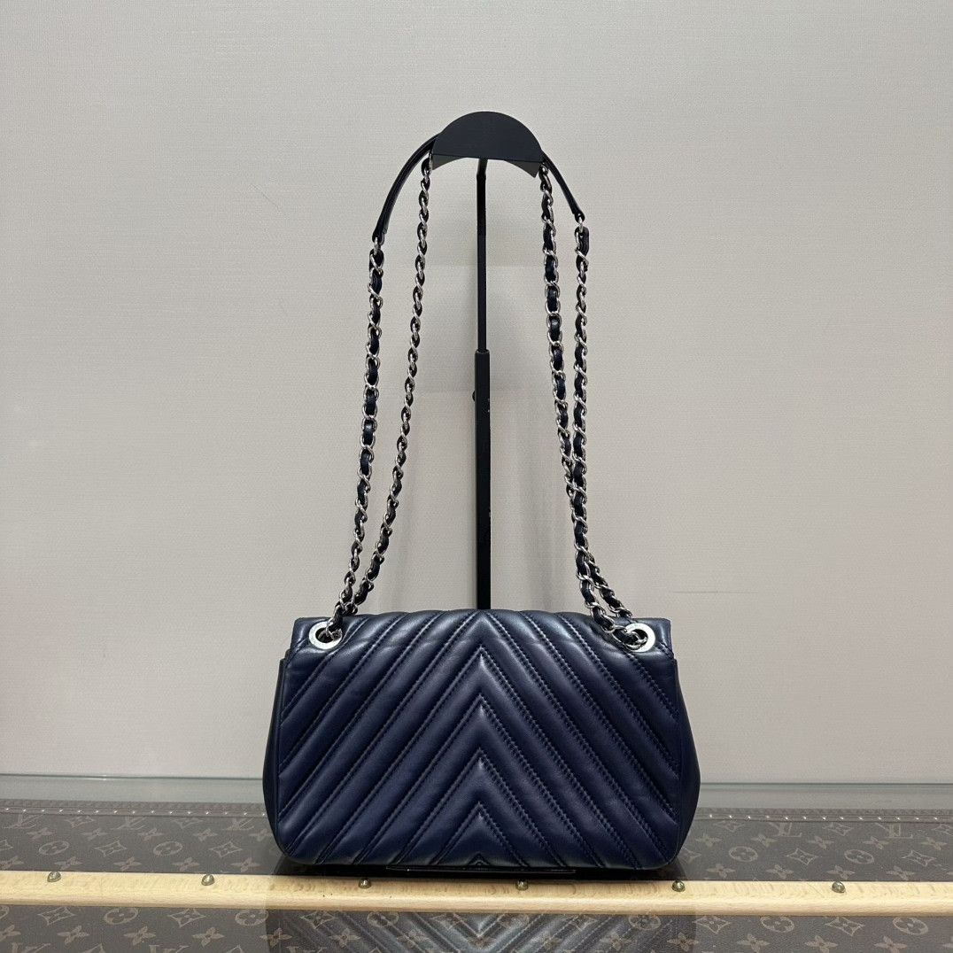 Chanel Pre-loved Bag Very good condition Size ONE SIZE - 2 Thumbnail
