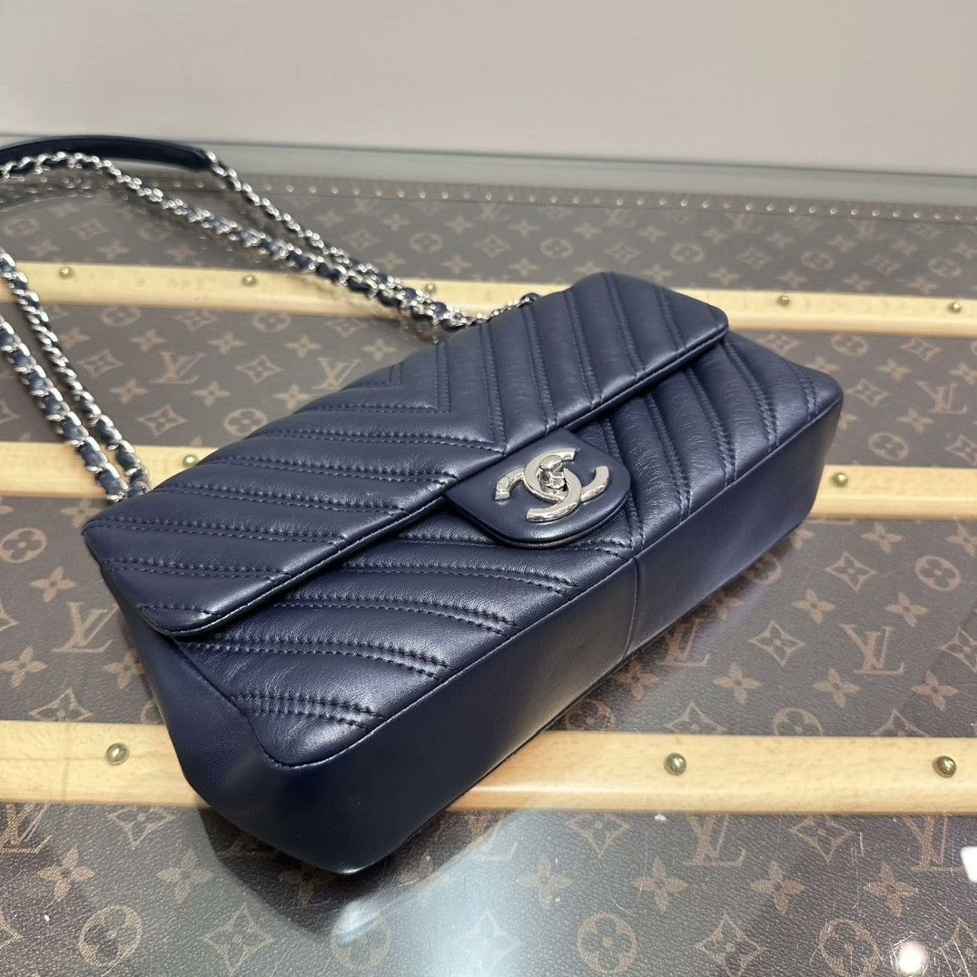 Chanel Pre-loved Bag Very good condition Size ONE SIZE - 3 Thumbnail
