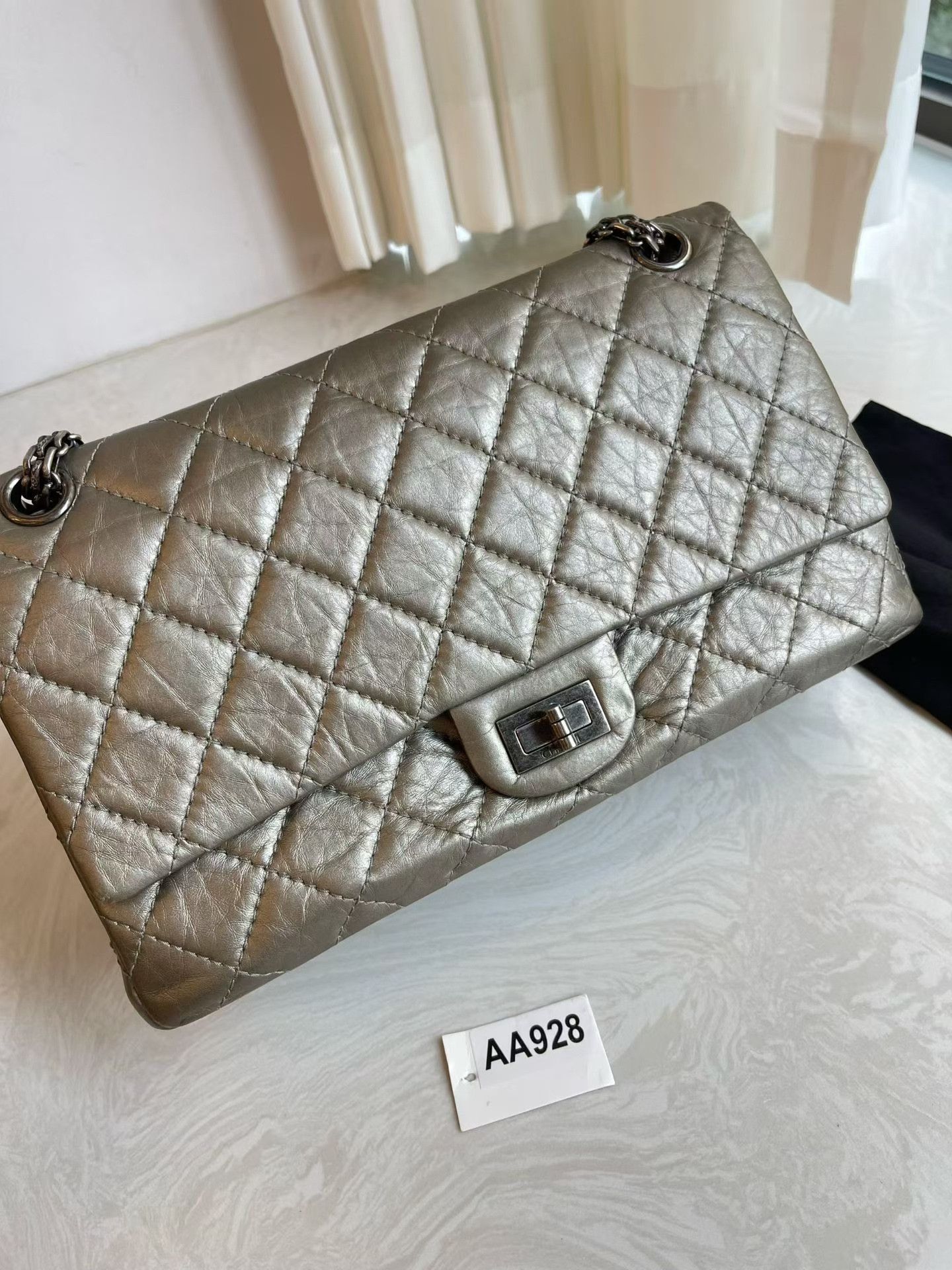 Chanel Pre-loved Bag Very good condition Size ONE SIZE - 2 Thumbnail
