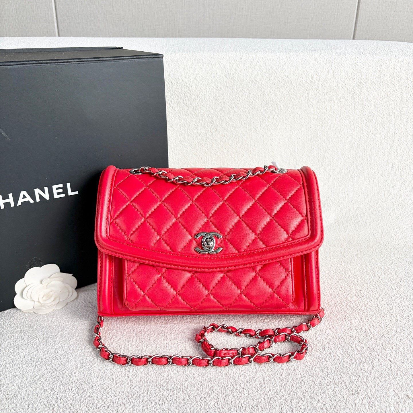 Chanel Pre-loved Bag Very good condition Size ONE SIZE - 2 Thumbnail