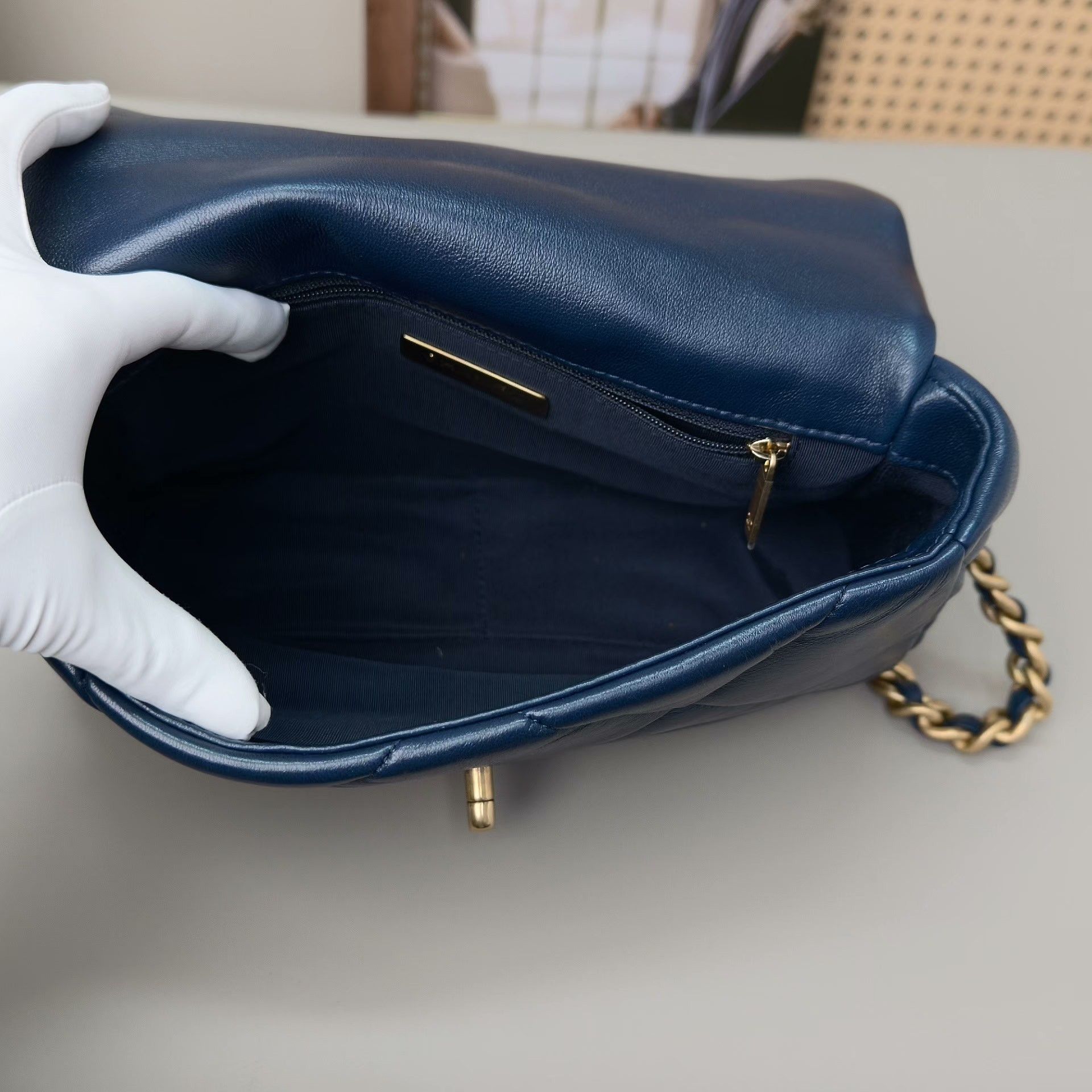 Chanel Pre-loved Bag Very good condition Size ONE SIZE - 6 Thumbnail