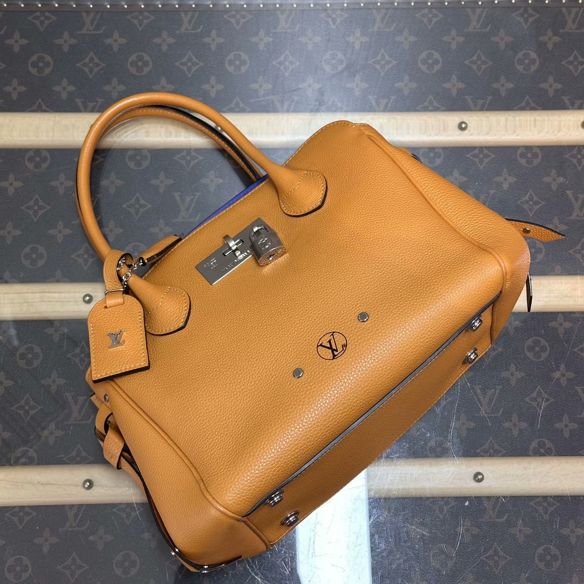 Louis Vuitton Pre-loved Bag Very good condition Size ONE SIZE - 4 Thumbnail