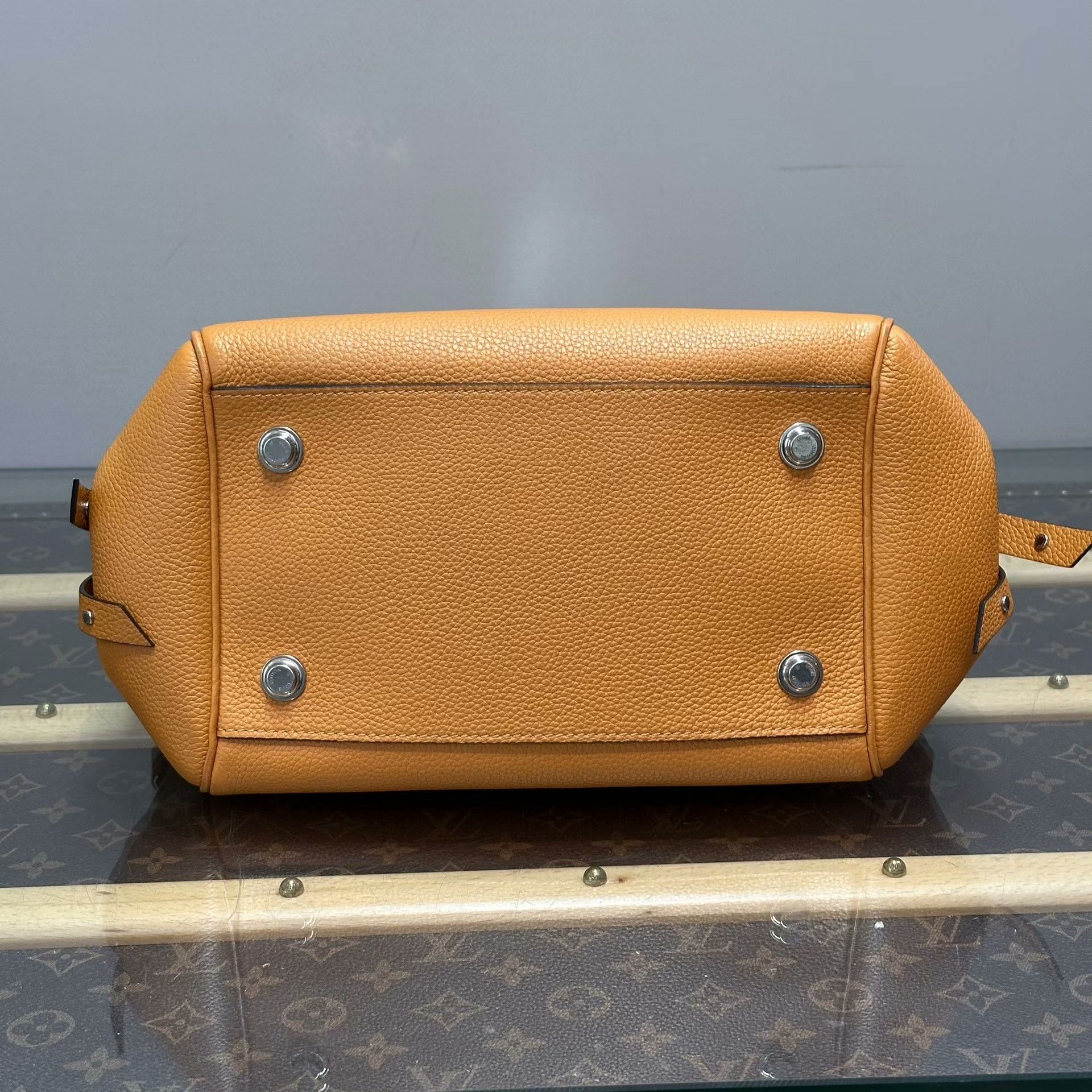 Louis Vuitton Pre-loved Bag Very good condition Size ONE SIZE - 5 Thumbnail
