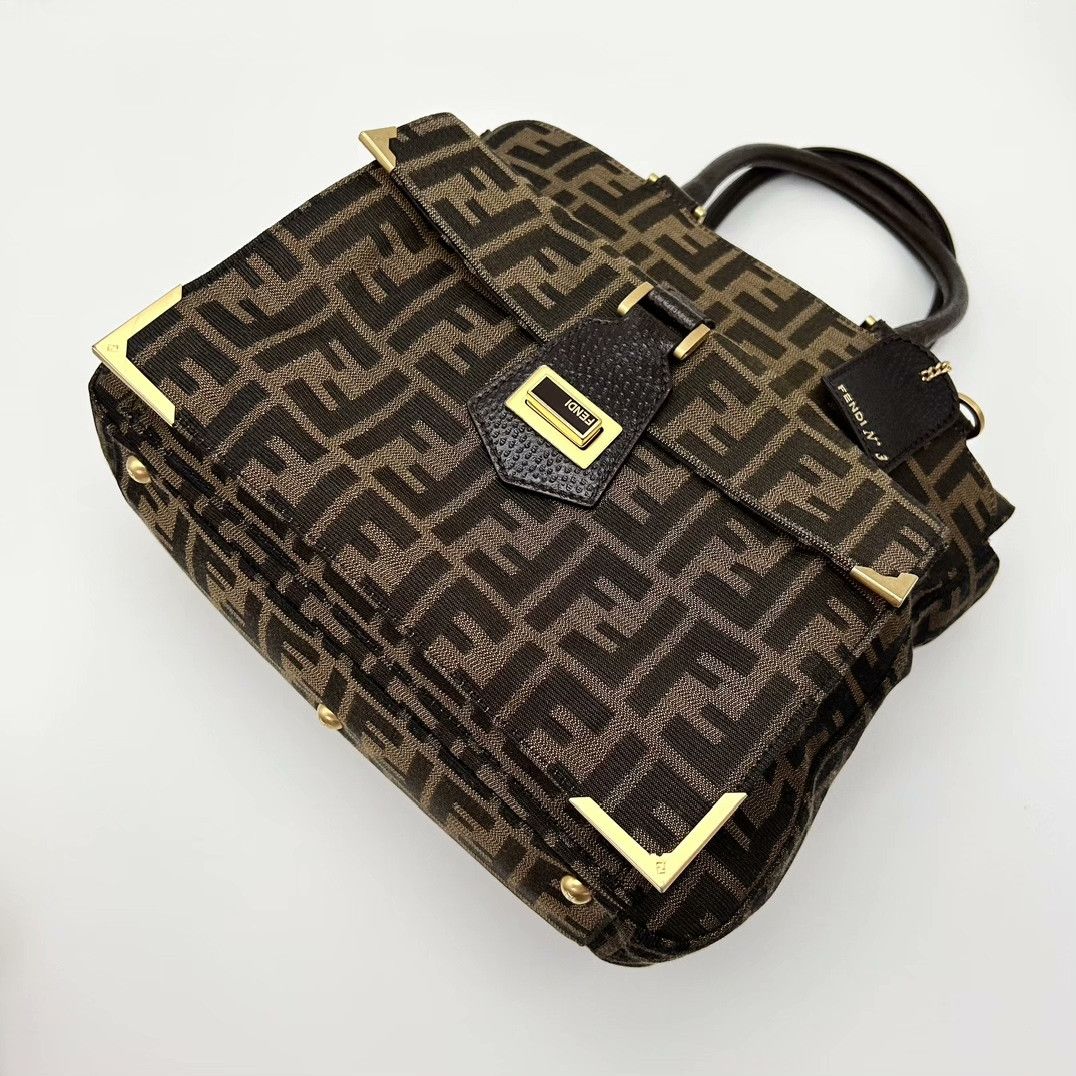 Fendi Pre-loved Bag Very good condition Size ONE SIZE - 3 Thumbnail
