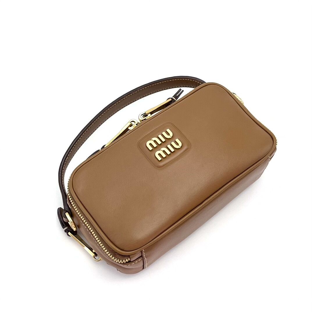 Miu Miu Pre-loved Bag Very good condition Size ONE SIZE - 3 Thumbnail