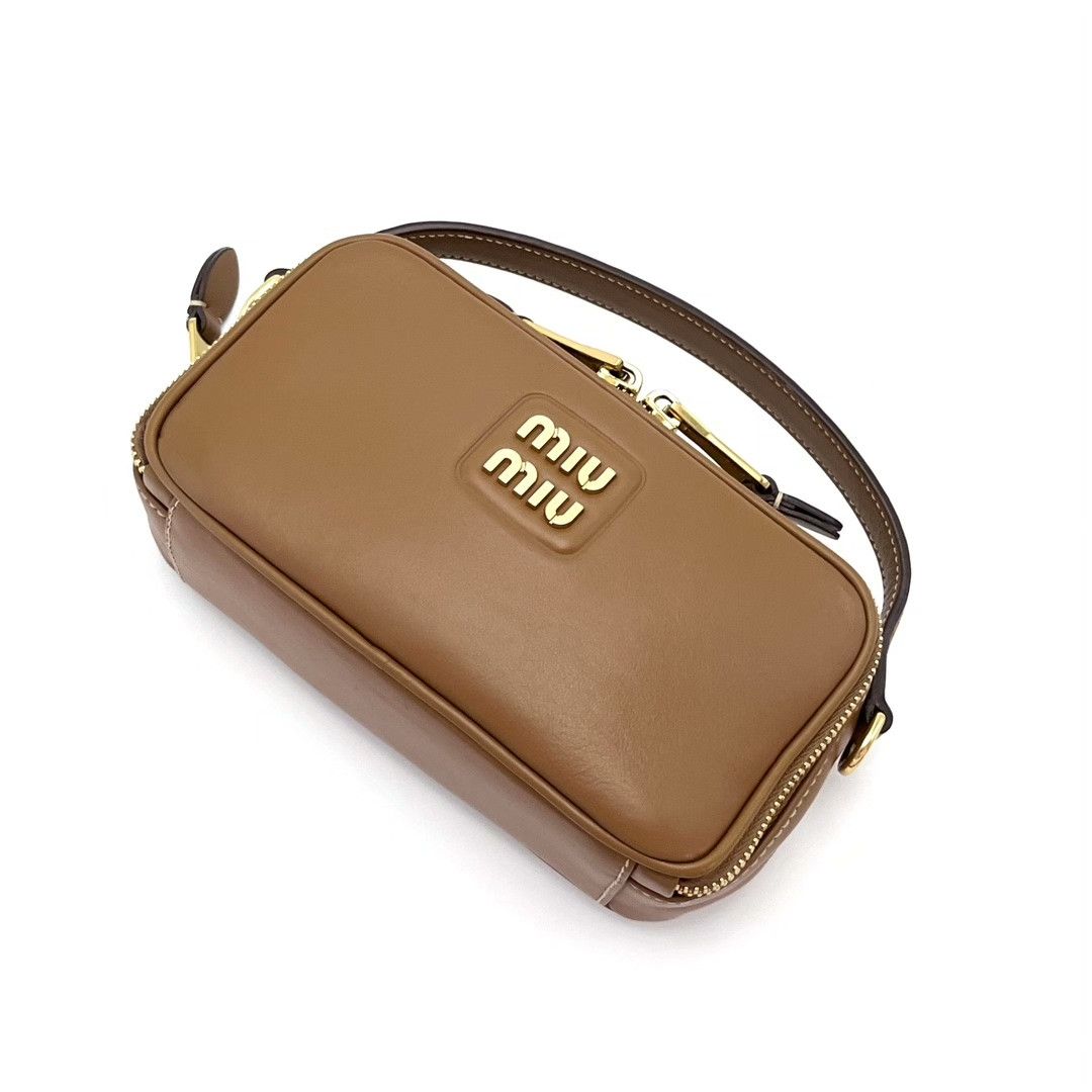 Miu Miu Pre-loved Bag Very good condition Size ONE SIZE - 4 Thumbnail