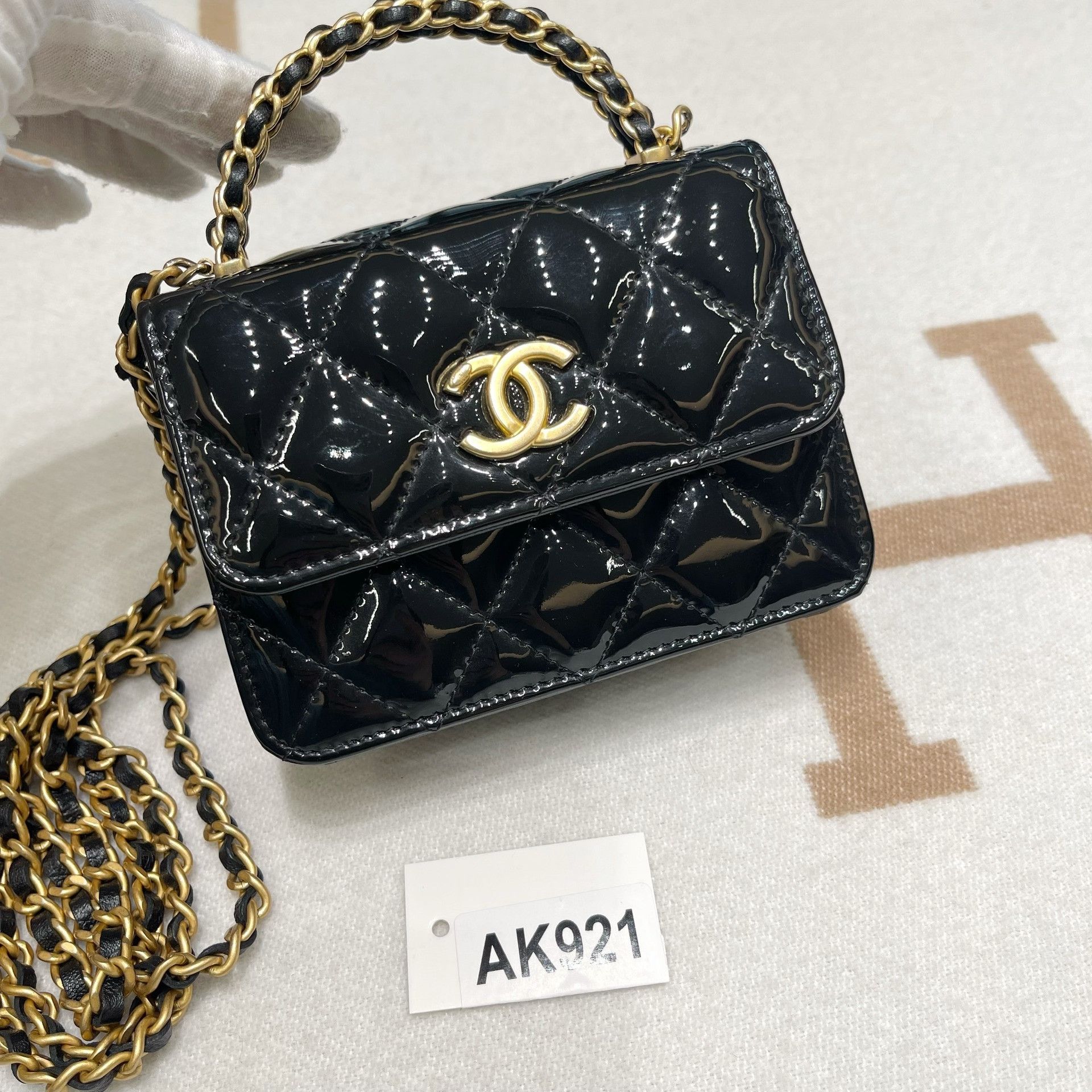 Chanel Pre-loved Bag Very good condition Size ONE SIZE - 2 Thumbnail