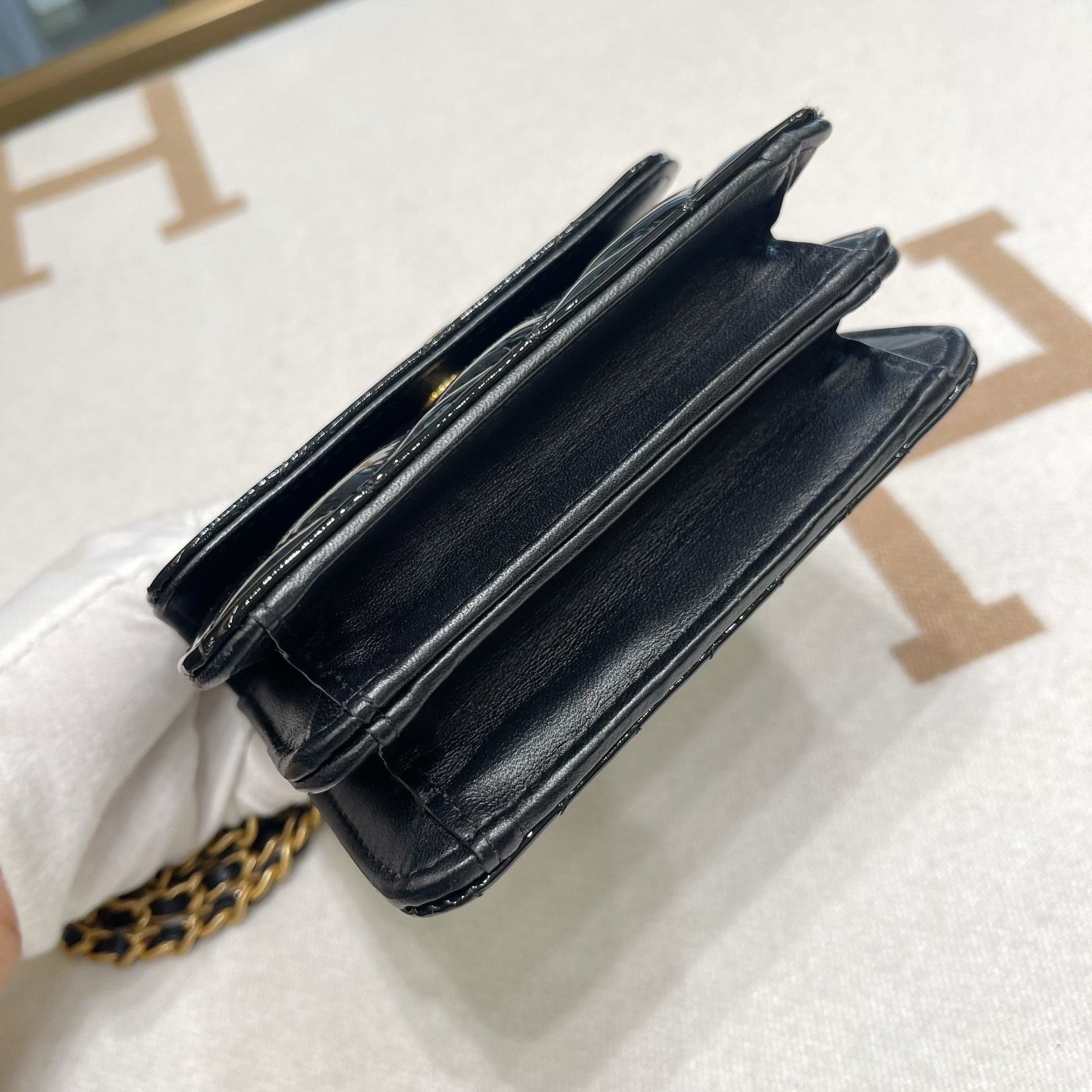 Chanel Pre-loved Bag Very good condition Size ONE SIZE - 6 Thumbnail