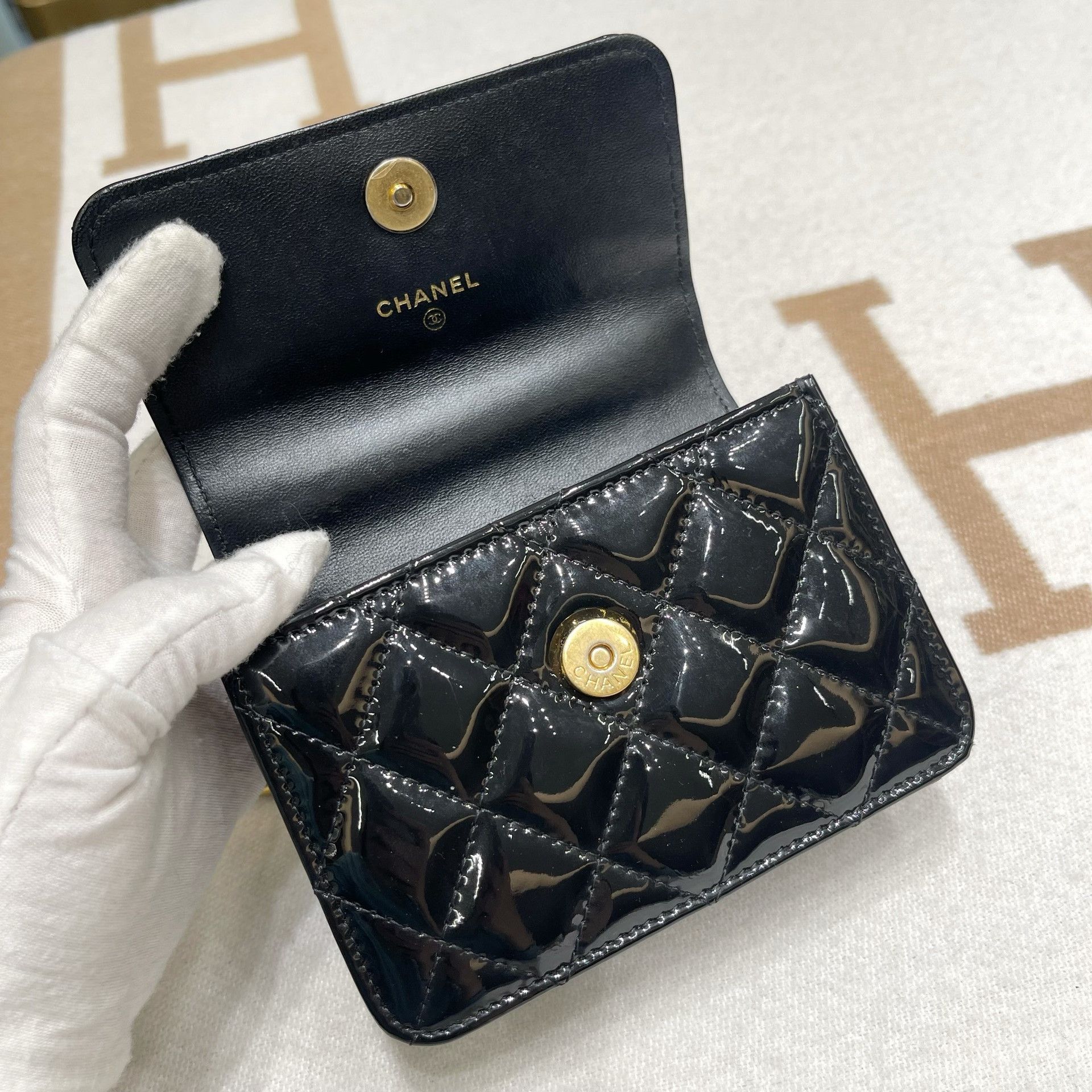 Chanel Pre-loved Bag Very good condition Size ONE SIZE - 7 Thumbnail