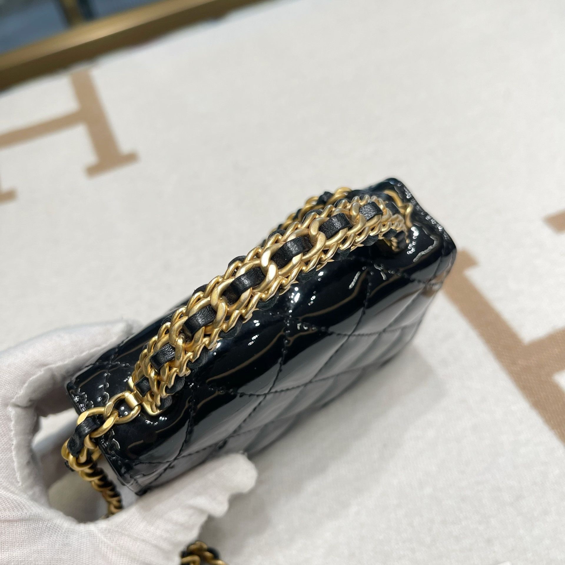 Chanel Pre-loved Bag Very good condition Size ONE SIZE - 5 Thumbnail