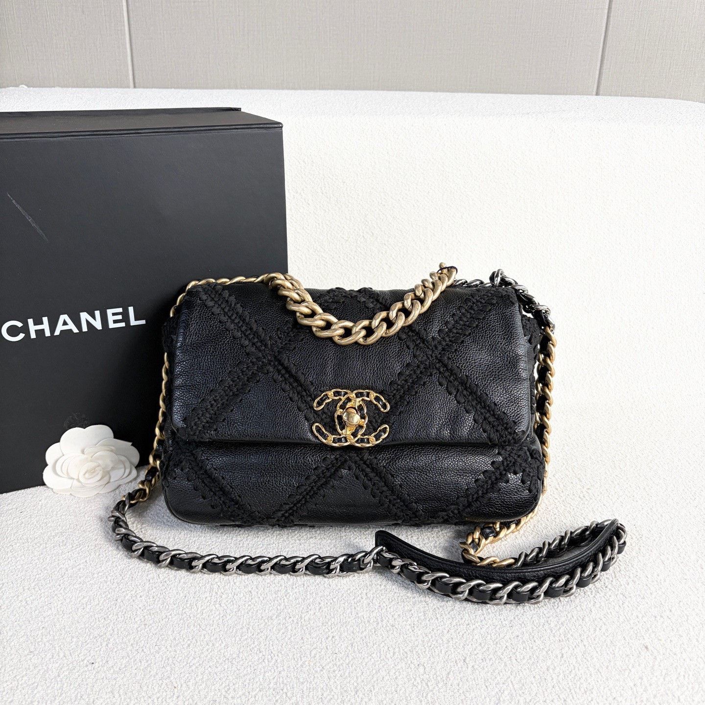 Chanel Pre-loved Bag Very good condition Size ONE SIZE - 2 Thumbnail