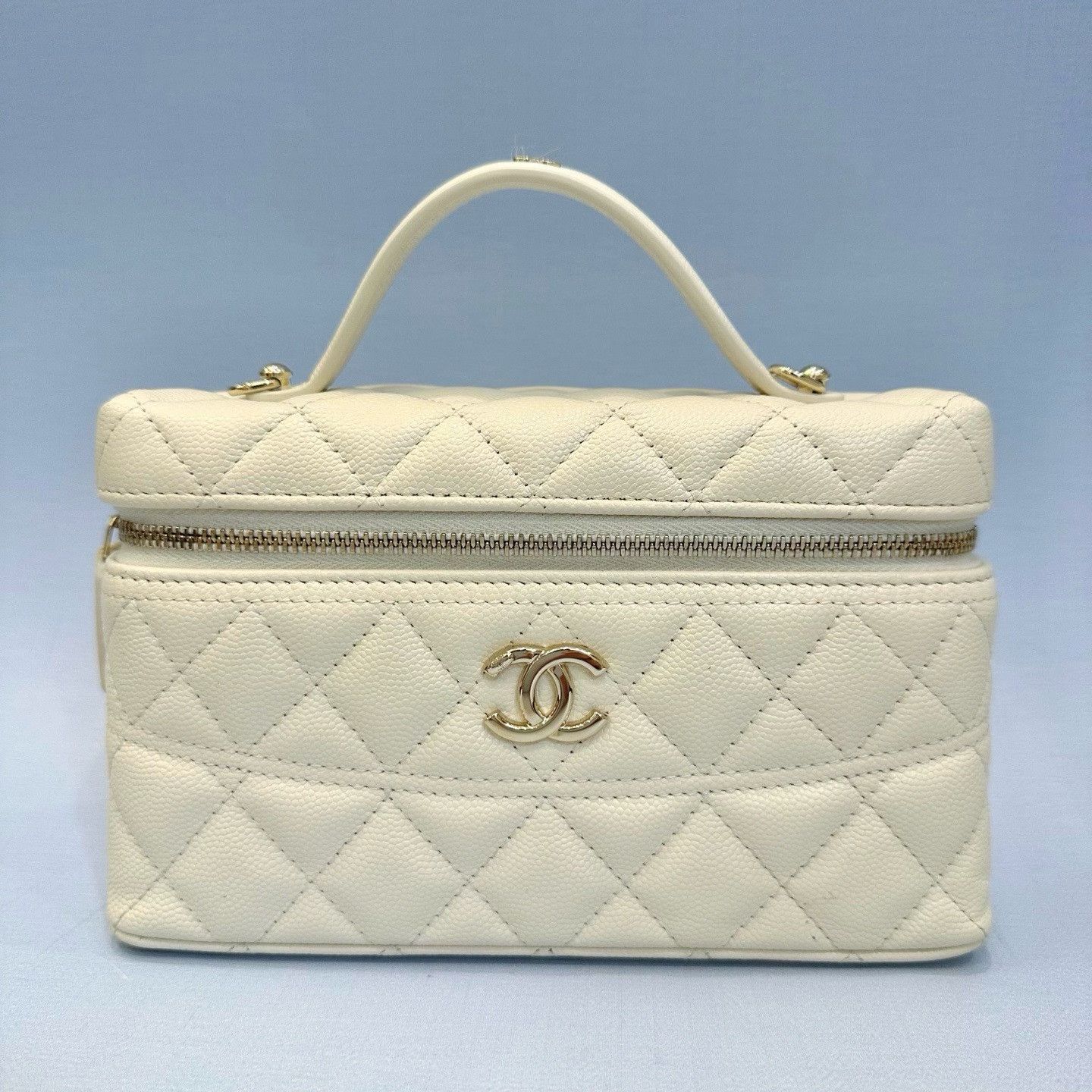 Chanel Pre-loved Bag Very good condition Size ONE SIZE - 3 Thumbnail