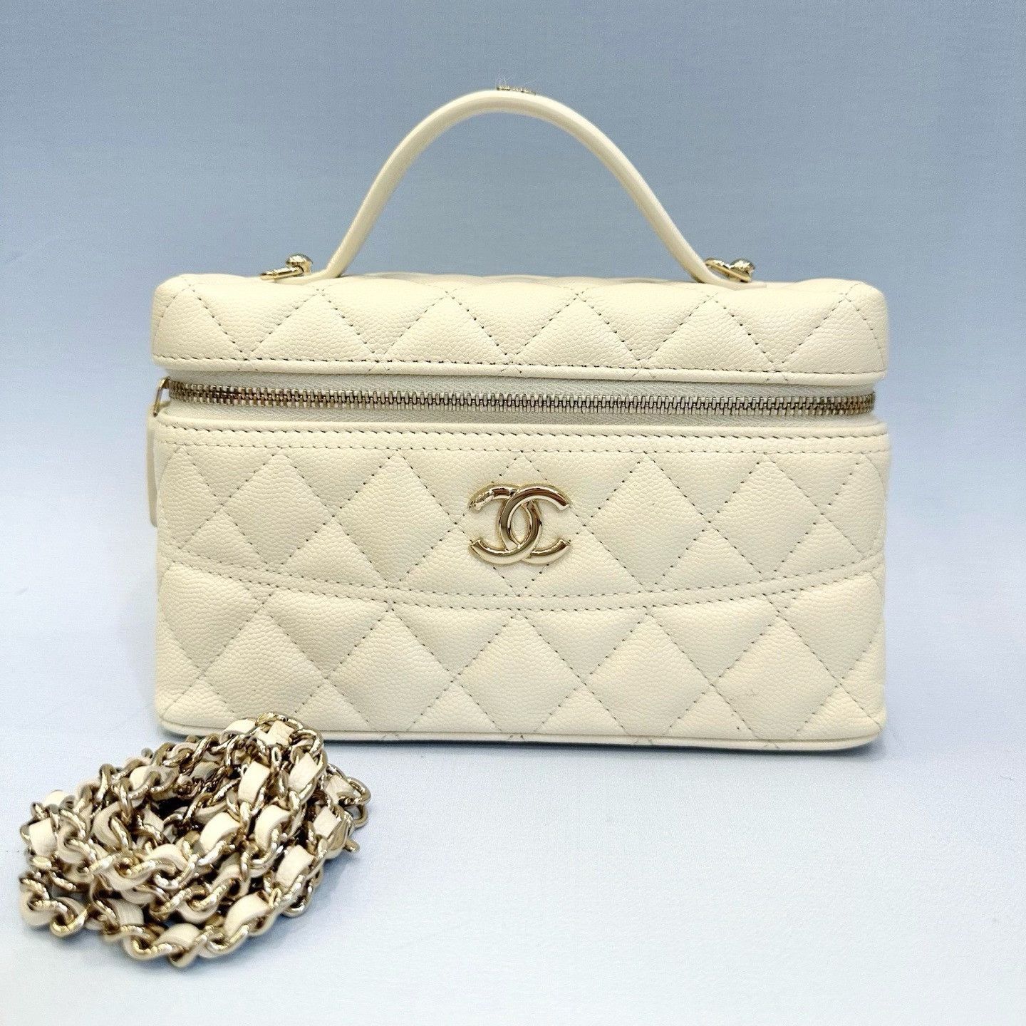 Chanel Pre-loved Bag Very good condition Size ONE SIZE - 2 Thumbnail