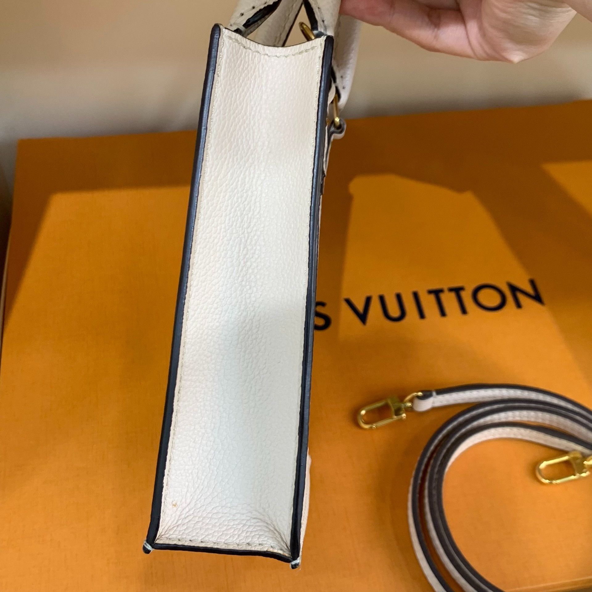Louis Vuitton Pre-loved Bag Very good condition Size ONE SIZE - 3 Thumbnail