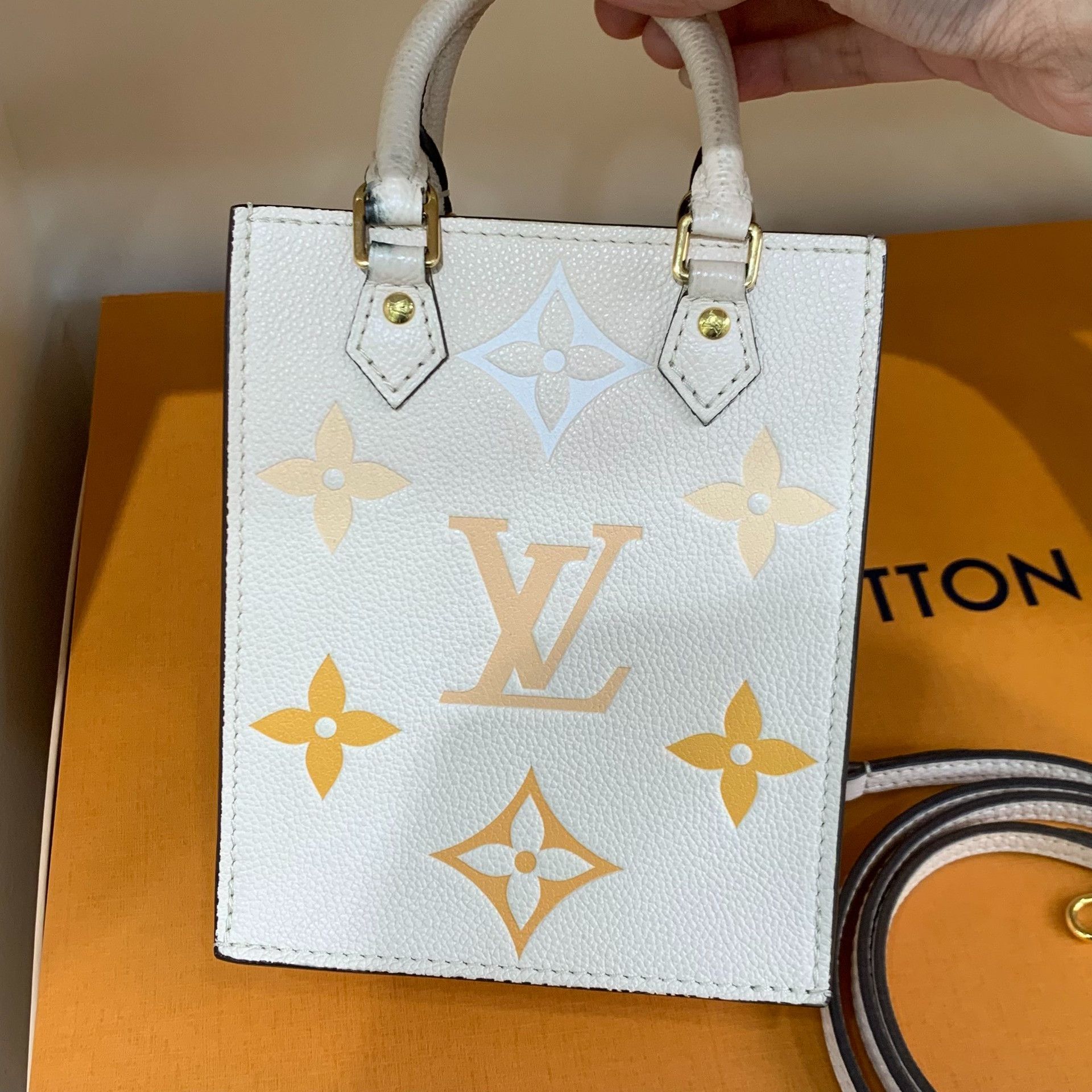 Louis Vuitton Pre-loved Bag Very good condition Size ONE SIZE - 2 Thumbnail