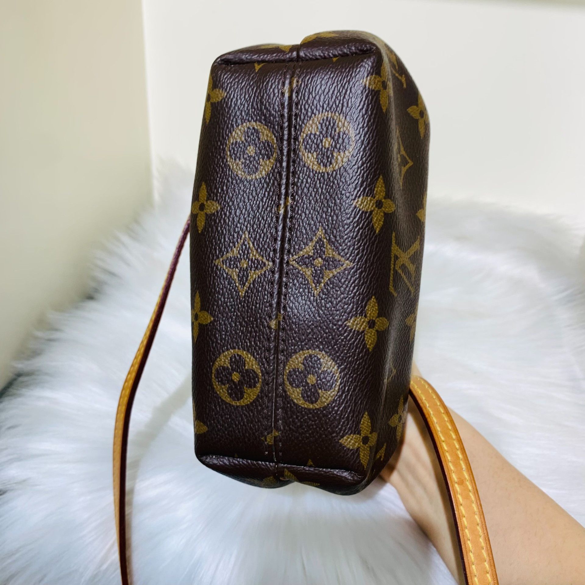 Louis Vuitton Pre-loved Bag Very good condition Size ONE SIZE - 5 Thumbnail