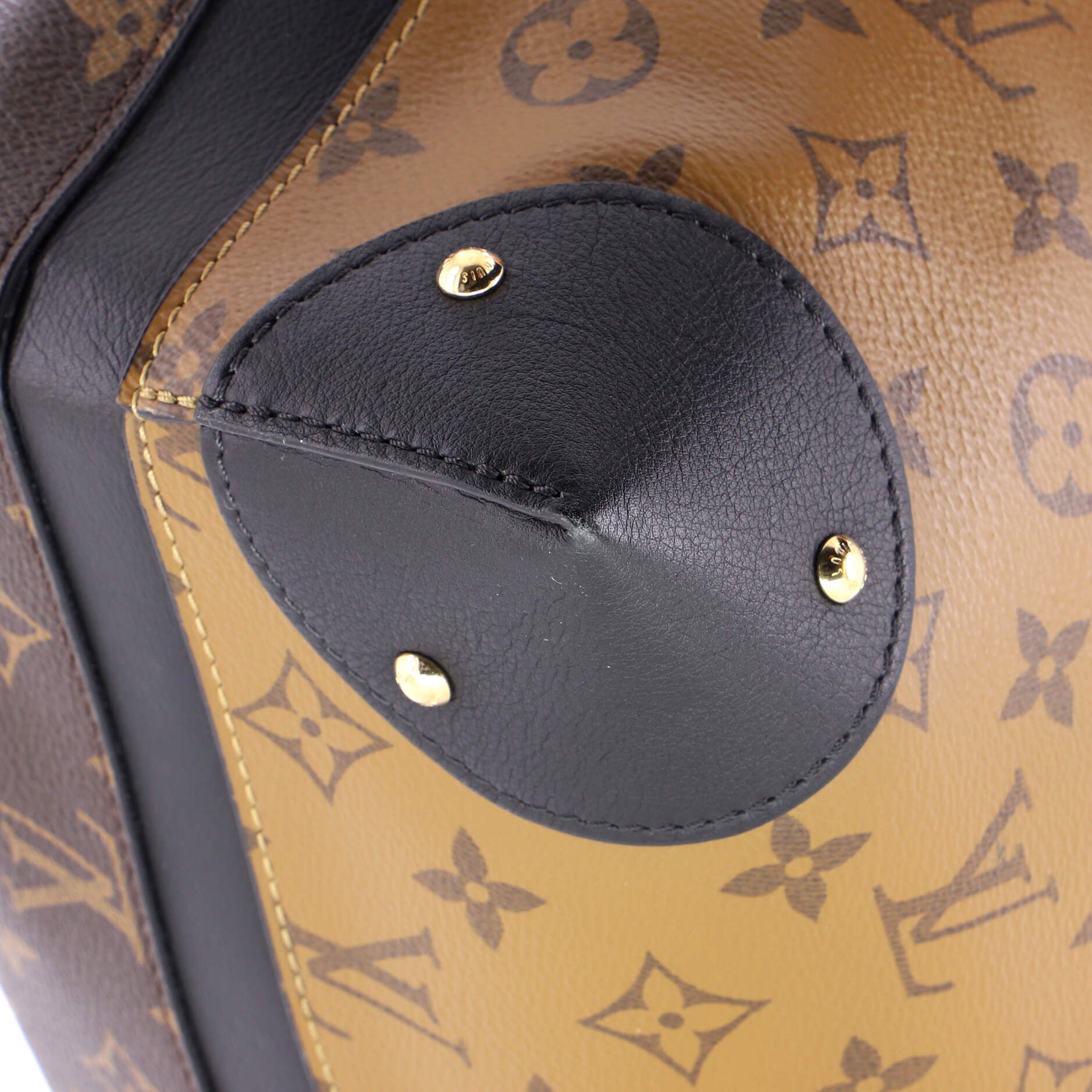 Louis Vuitton Triangle Softy Bag Size ONE SIZE - 6 Thumbnail