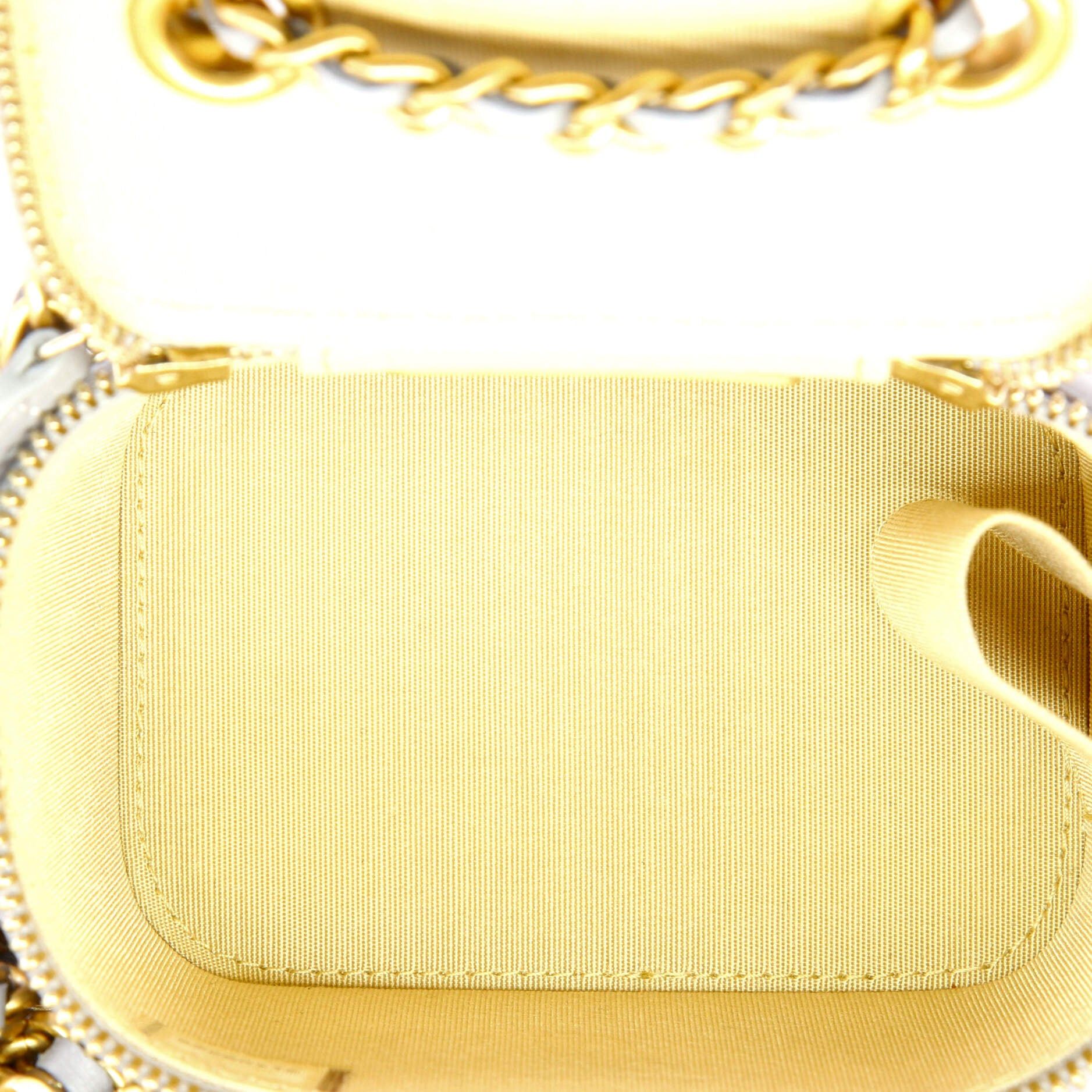 Chanel Pearl Crush Vanity Case with Chain Size ONE SIZE - 5 Thumbnail