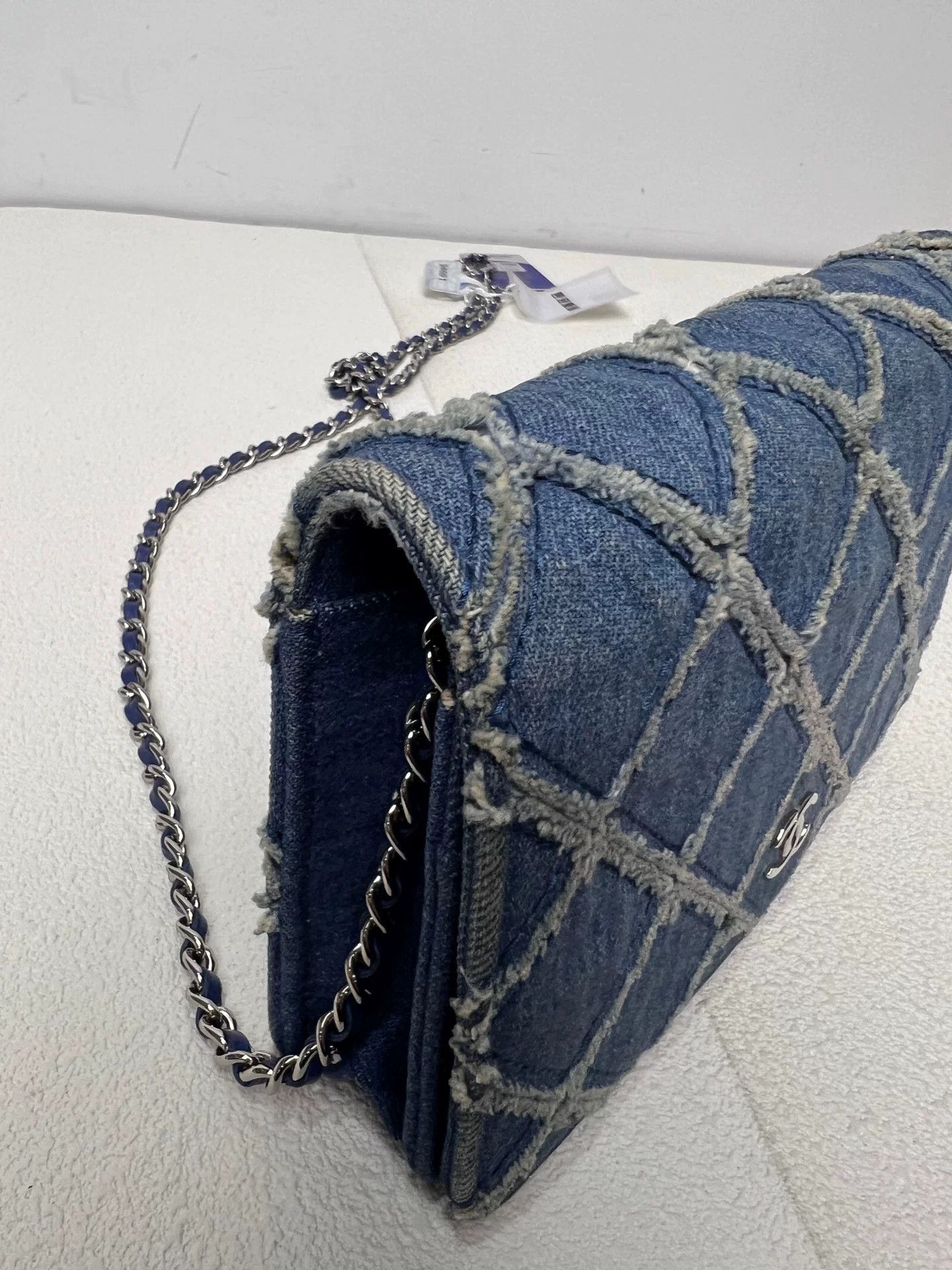 Chanel Pre-loved Bag Very good condition Size ONE SIZE - 8 Thumbnail