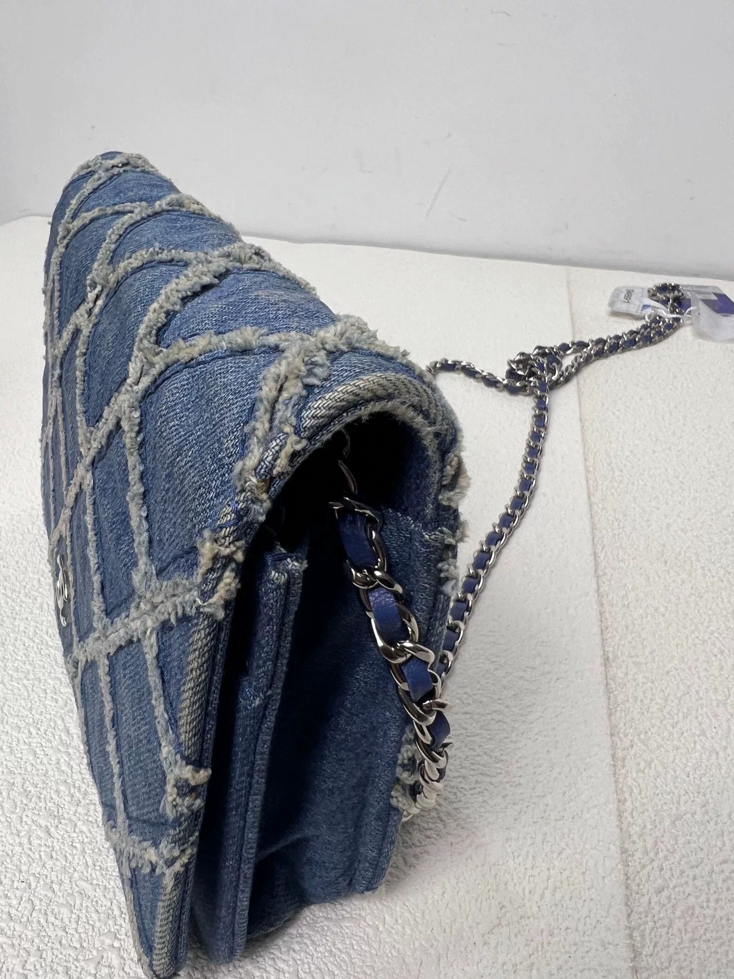 Chanel Pre-loved Bag Very good condition Size ONE SIZE - 7 Thumbnail