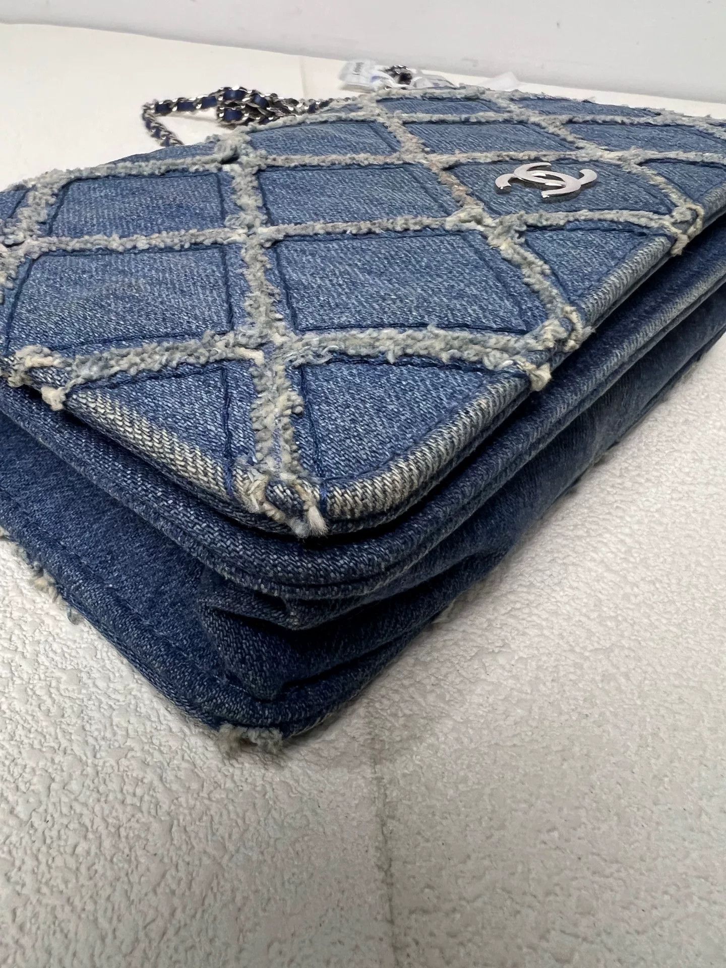 Chanel Pre-loved Bag Very good condition Size ONE SIZE - 4 Thumbnail
