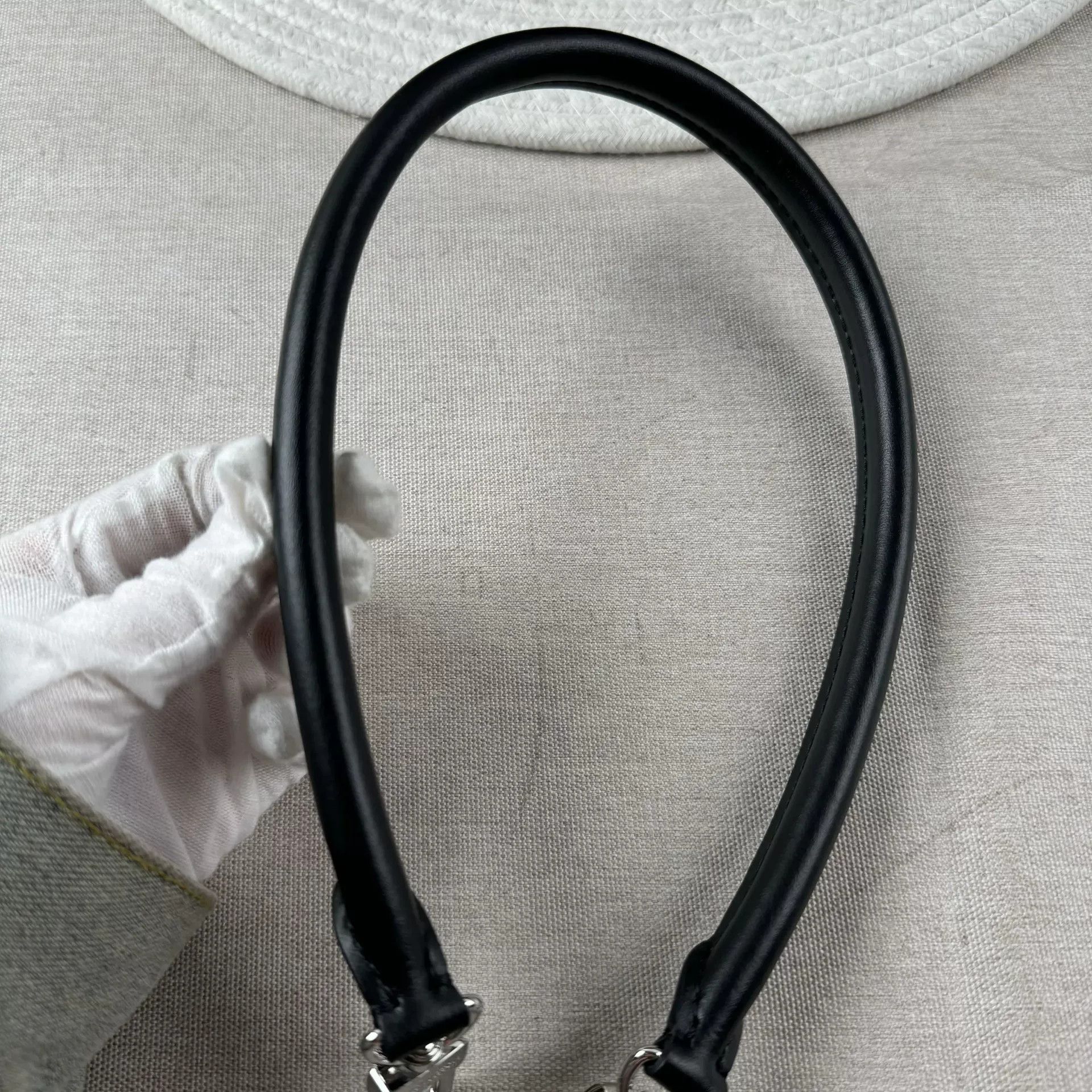 Louis Vuitton Pre-loved Bag Brand new condition Size ONE SIZE - 2 Thumbnail