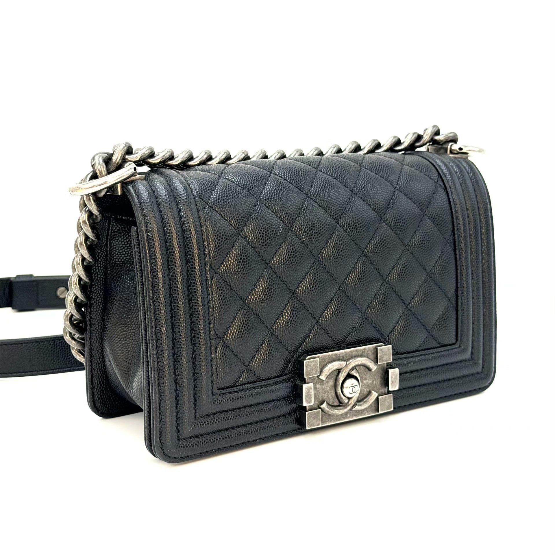 Chanel Pre-loved Bag Very good condition Size ONE SIZE - 2 Thumbnail