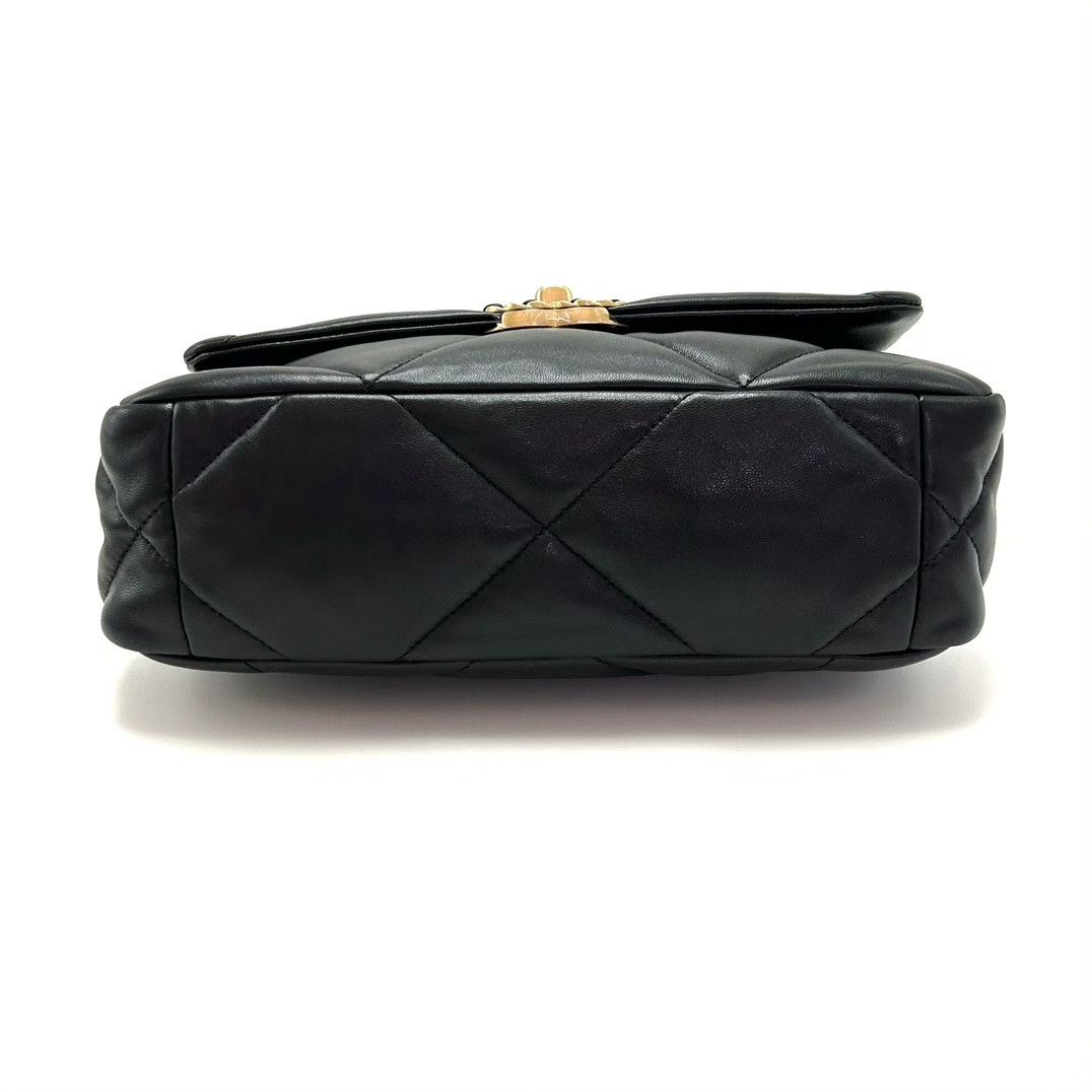 Chanel Pre-loved Bag Very good condition Size ONE SIZE - 5 Thumbnail