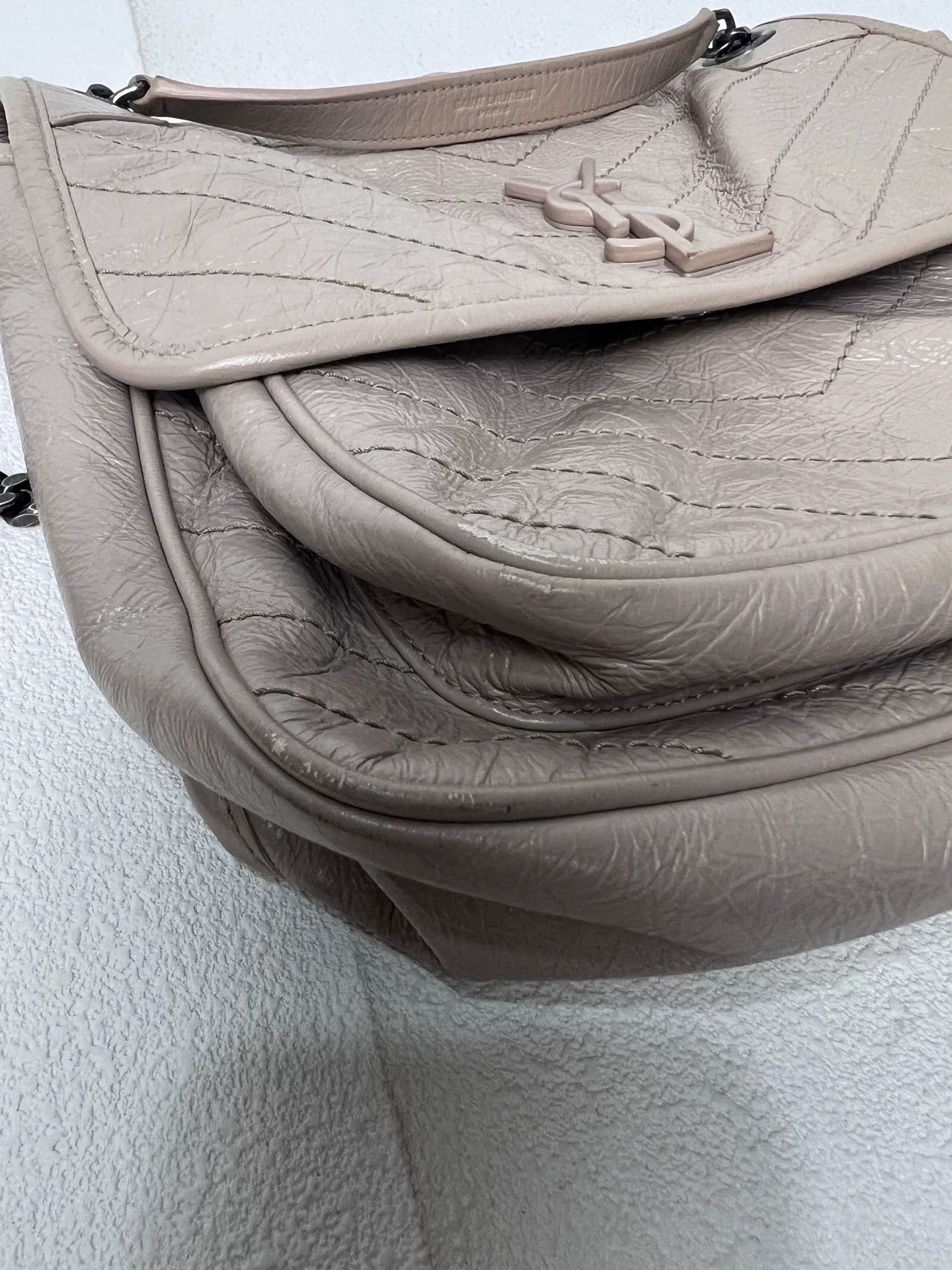 Saint Laurent Paris Pre-loved Bag Very good condition Size ONE SIZE - 4 Thumbnail