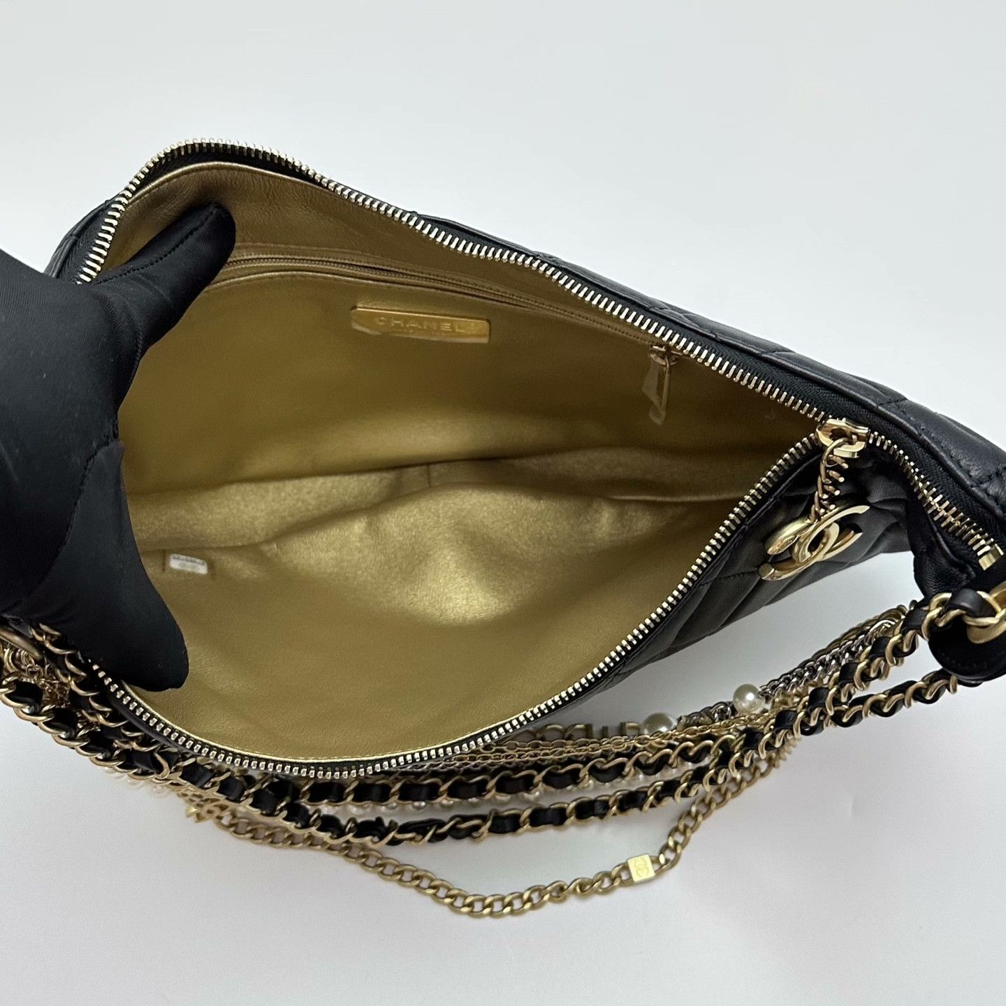 Chanel Pre-loved Bag Very good condition Size ONE SIZE - 6 Thumbnail