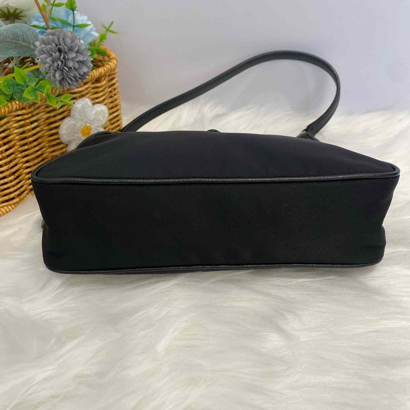 Prada Pre-loved Bag Very good condition Size ONE SIZE - 5 Thumbnail