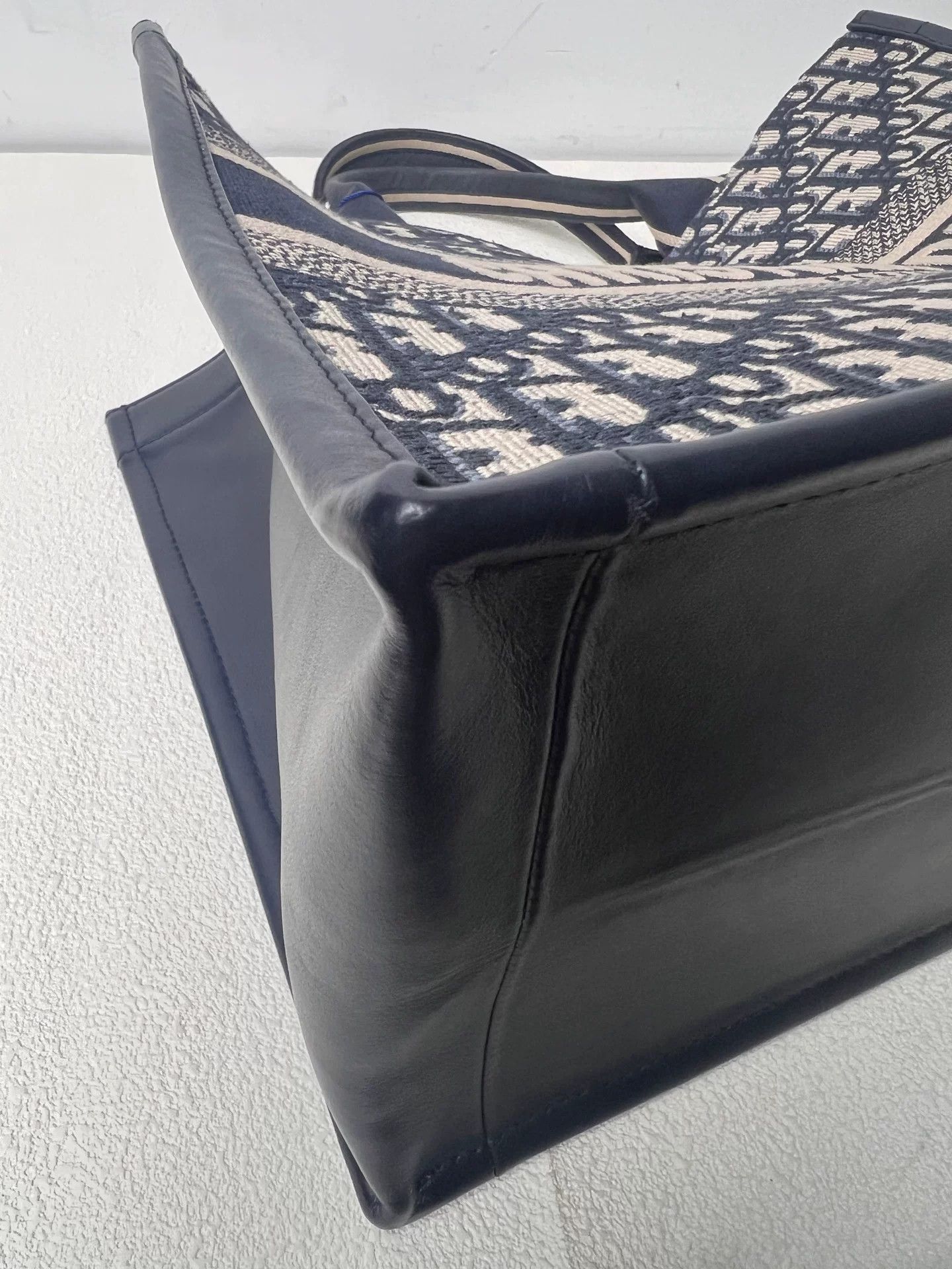 Dior Pre-loved Bag Very good condition Size ONE SIZE - 4 Thumbnail