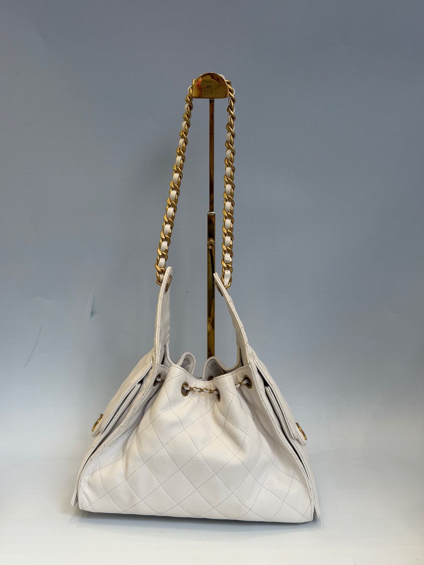 Chanel Pre-loved Bag Very good condition Size ONE SIZE - 5 Thumbnail