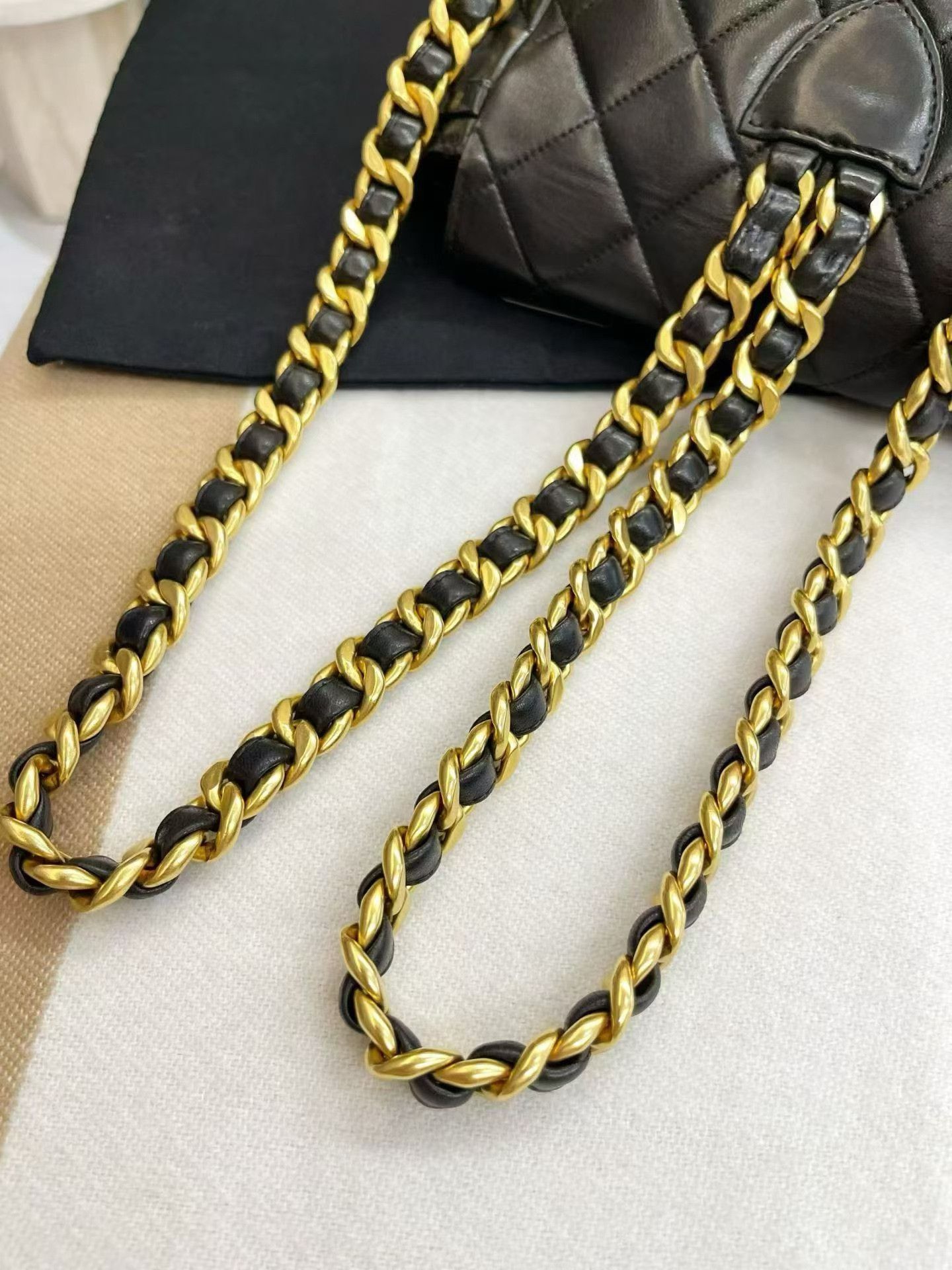 Chanel Pre-loved Bag Very good condition Size ONE SIZE - 5 Thumbnail