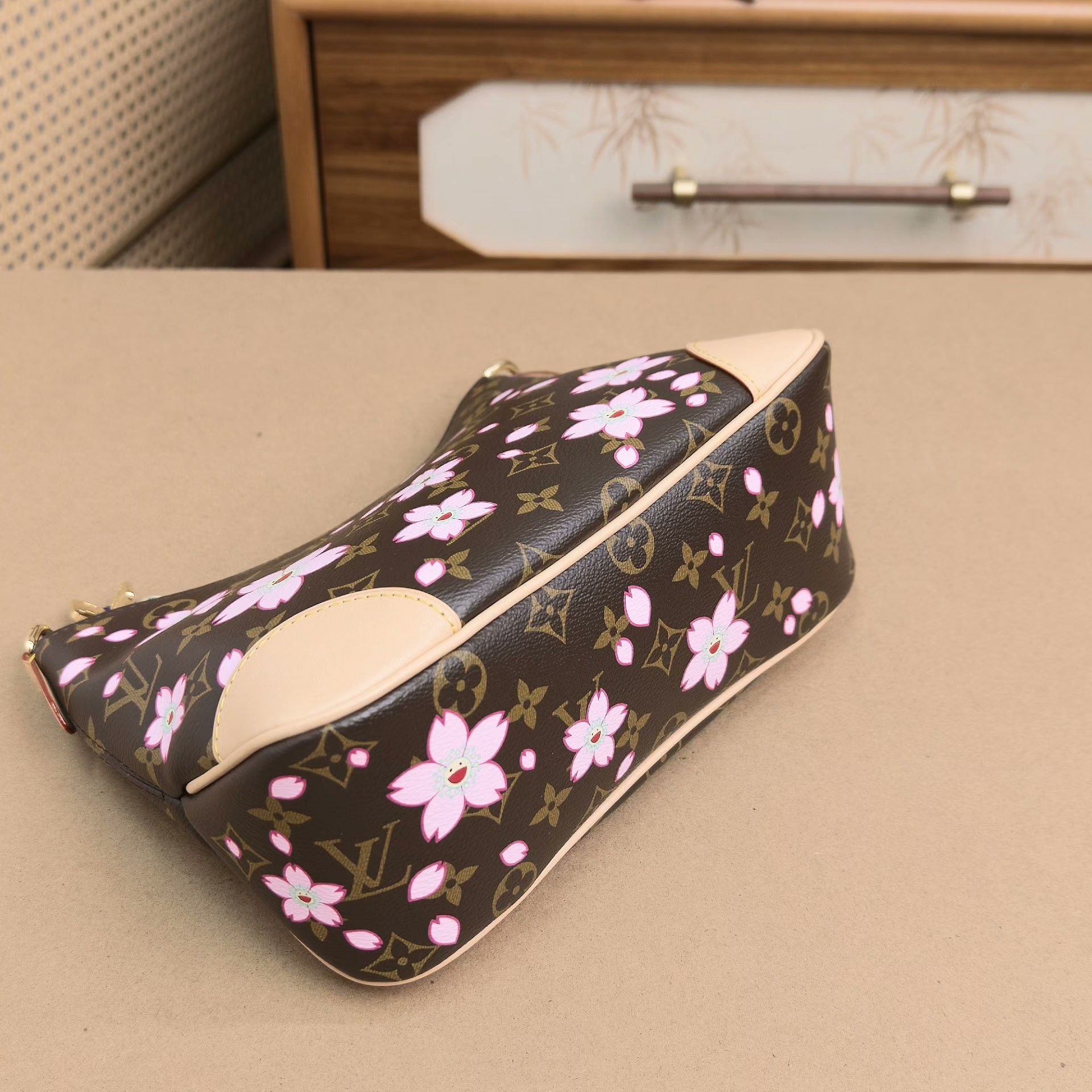 Louis Vuitton Pre-loved Bag Very good condition Size ONE SIZE - 4 Thumbnail