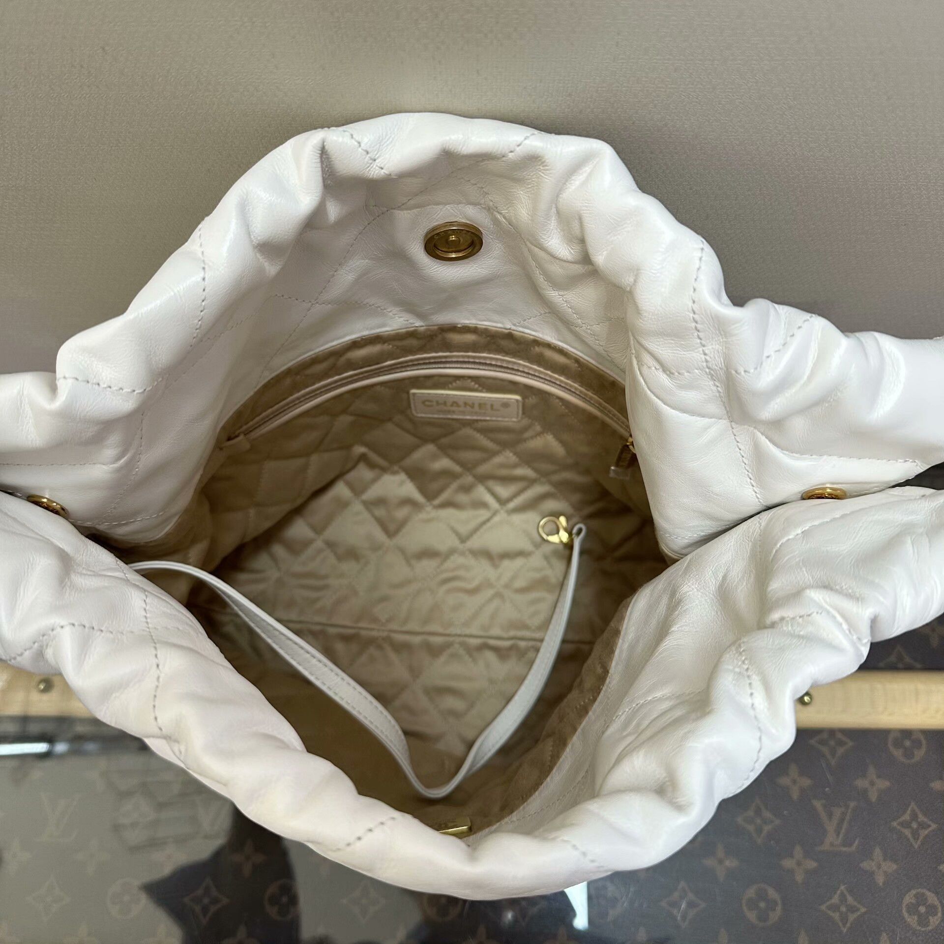 Chanel Pre-loved Bag Very good condition Size ONE SIZE - 6 Thumbnail