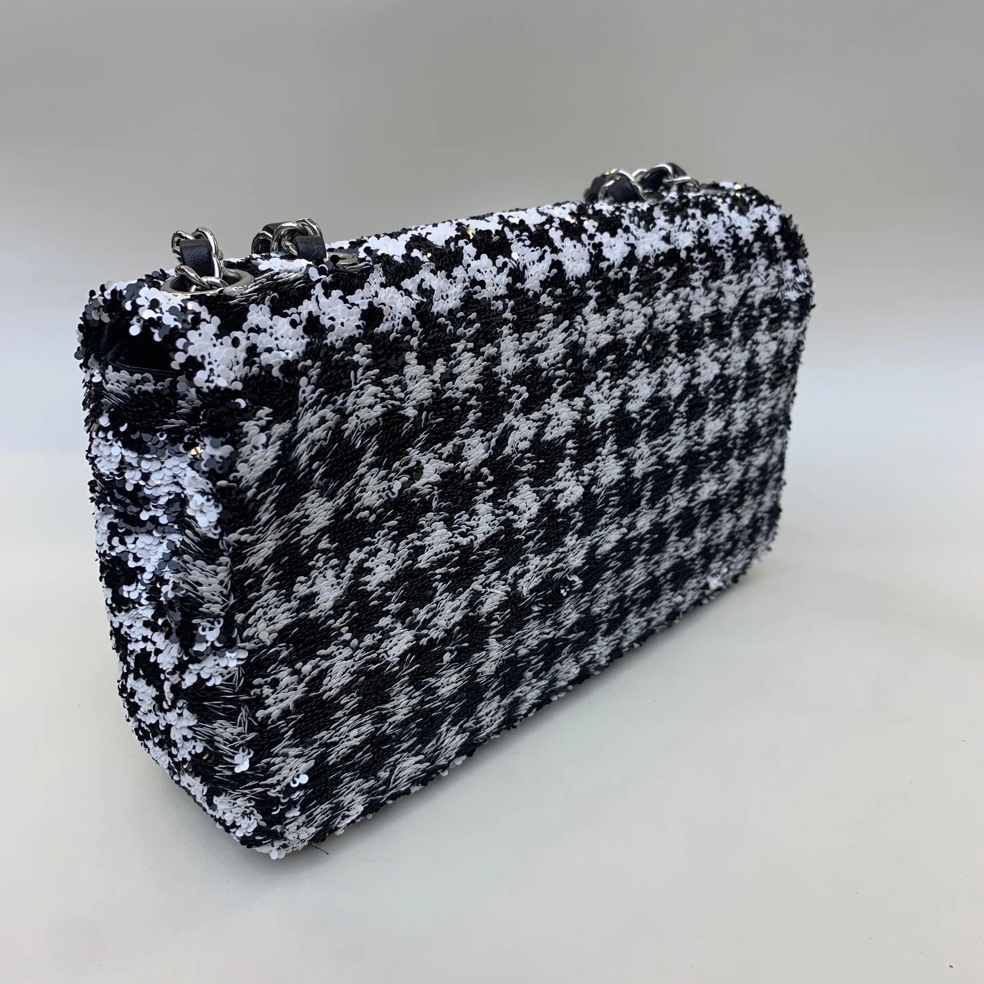 Chanel Pre-loved Bag Very good condition Size ONE SIZE - 4 Thumbnail