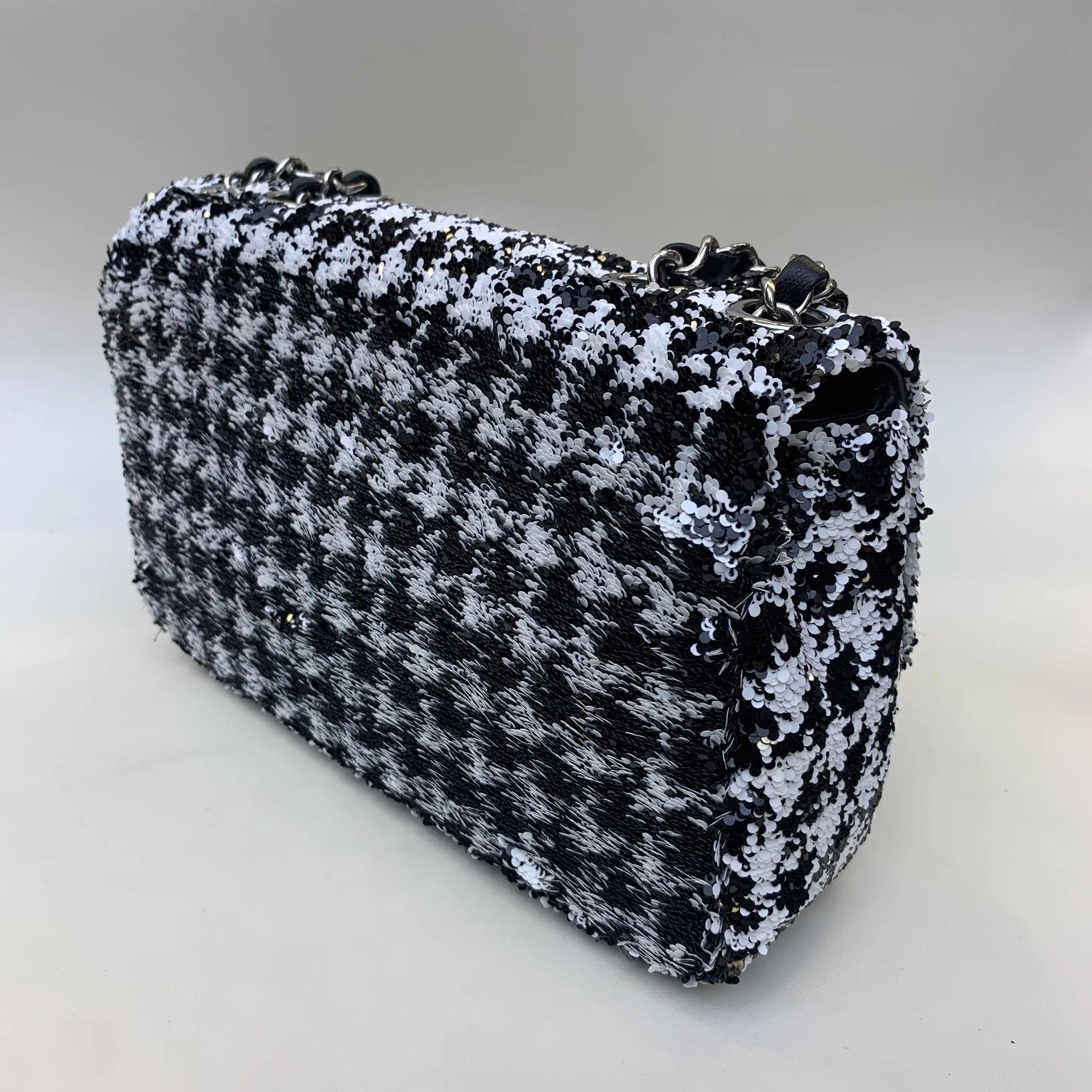 Chanel Pre-loved Bag Very good condition Size ONE SIZE - 5 Thumbnail
