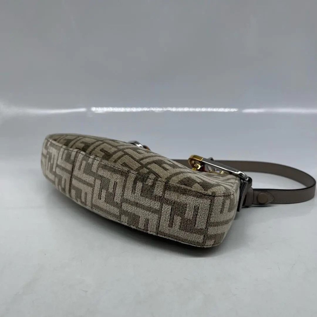 Fendi Pre-loved Bag Very good condition Size ONE SIZE - 7 Thumbnail