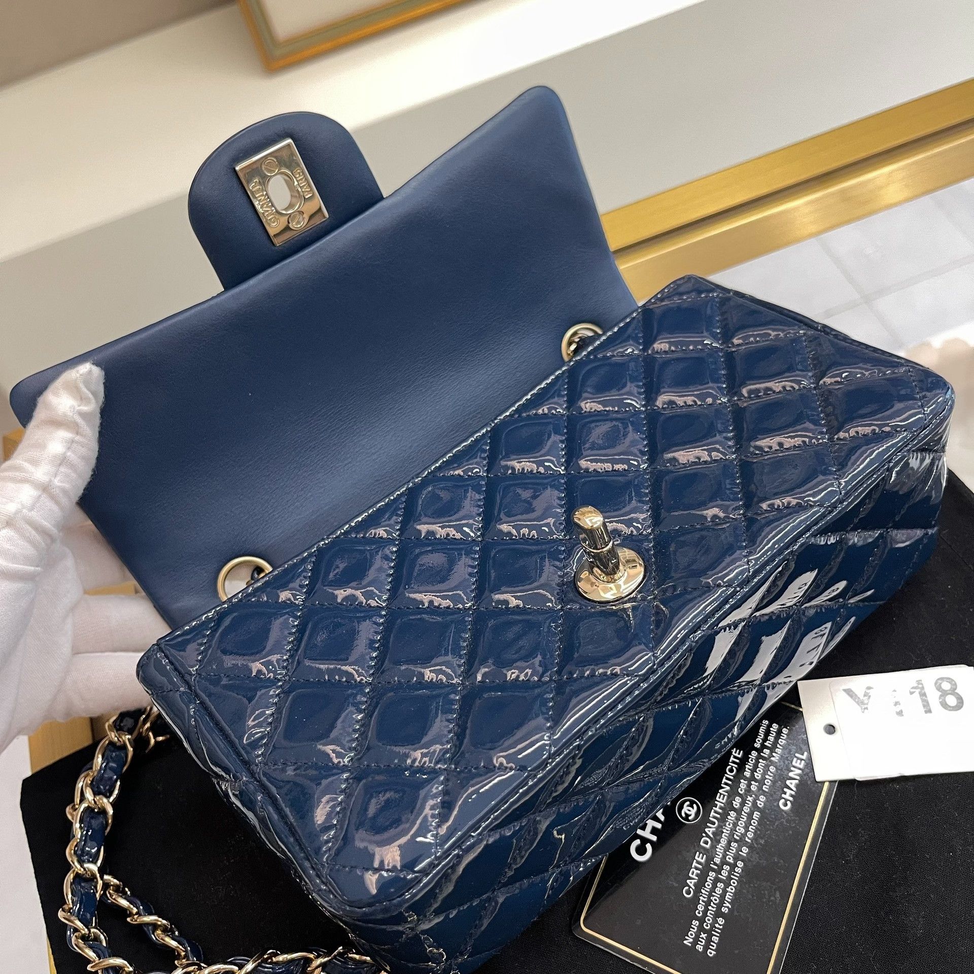 Chanel Pre-loved Bag Very good condition Size ONE SIZE - 7 Thumbnail