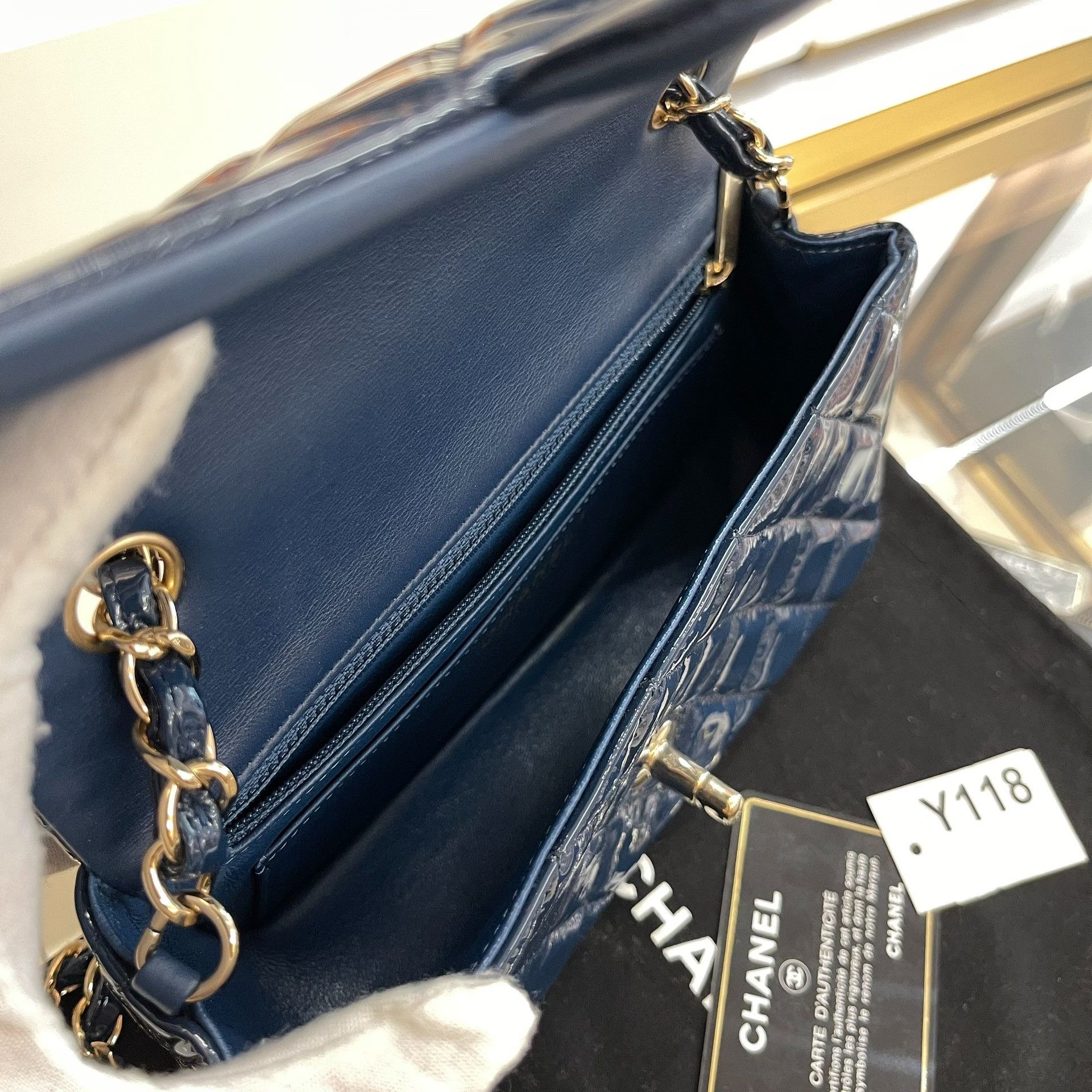 Chanel Pre-loved Bag Very good condition Size ONE SIZE - 8 Thumbnail