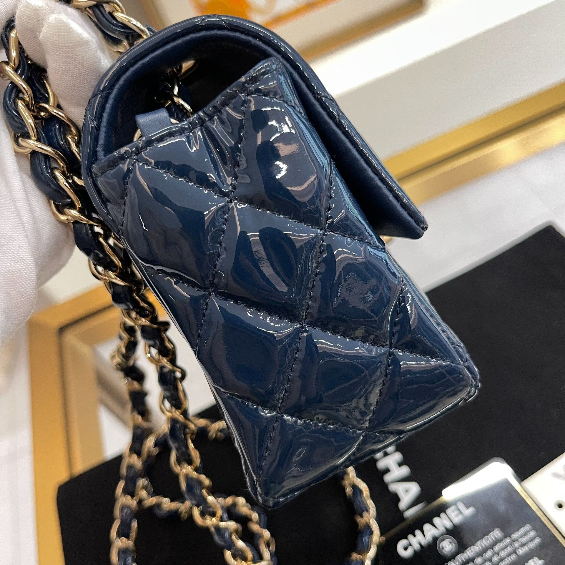 Chanel Pre-loved Bag Very good condition Size ONE SIZE - 5 Thumbnail