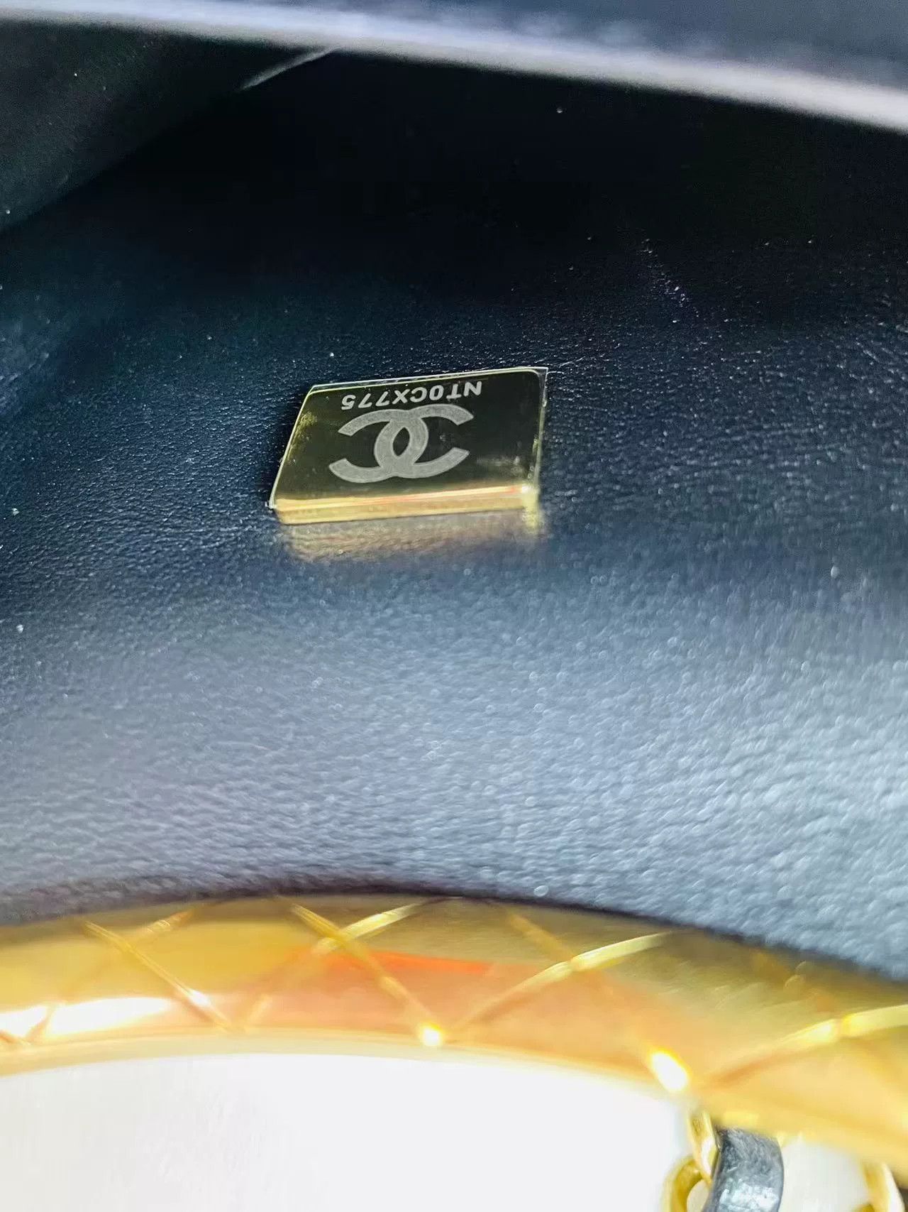 Chanel Pre-loved Bag Very good condition Size ONE SIZE - 8 Thumbnail